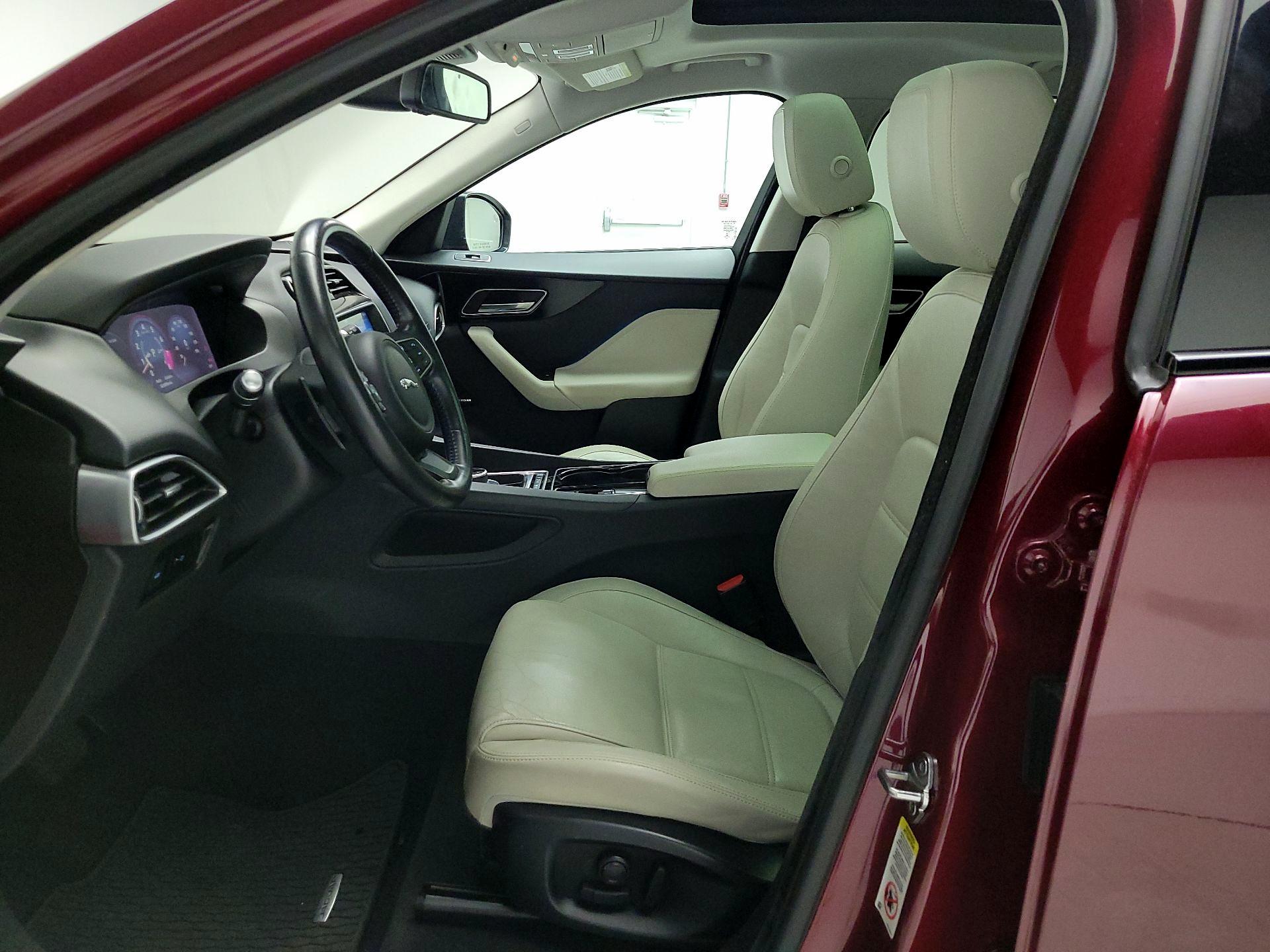 Thumbnail: 2017 Jaguar F-Pace - 11
