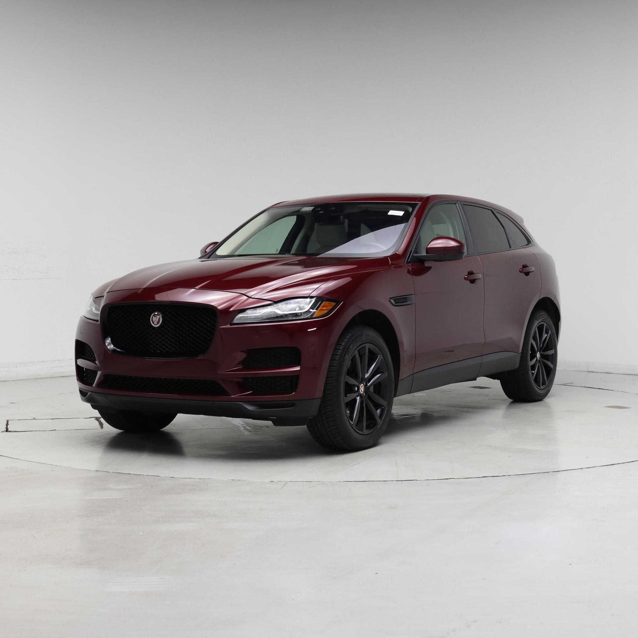 Thumbnail: 2017 Jaguar F-Pace - 4