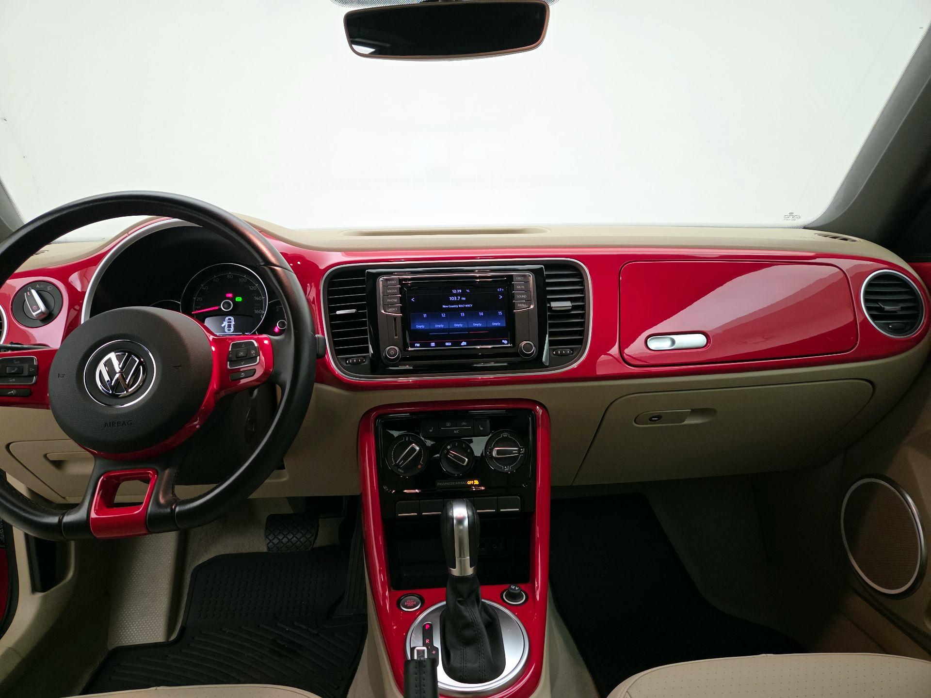 Thumbnail: 2017 Volkswagen Beetle - 9