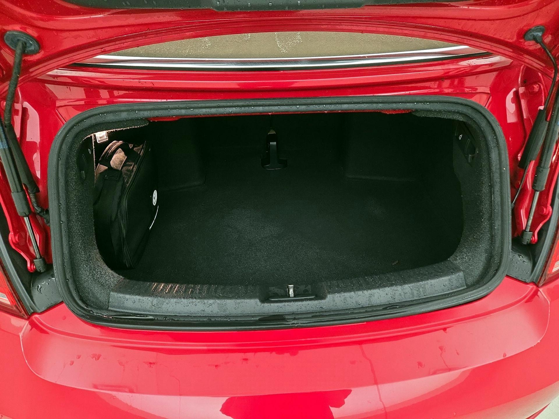 Thumbnail: 2017 Volkswagen Beetle - 20