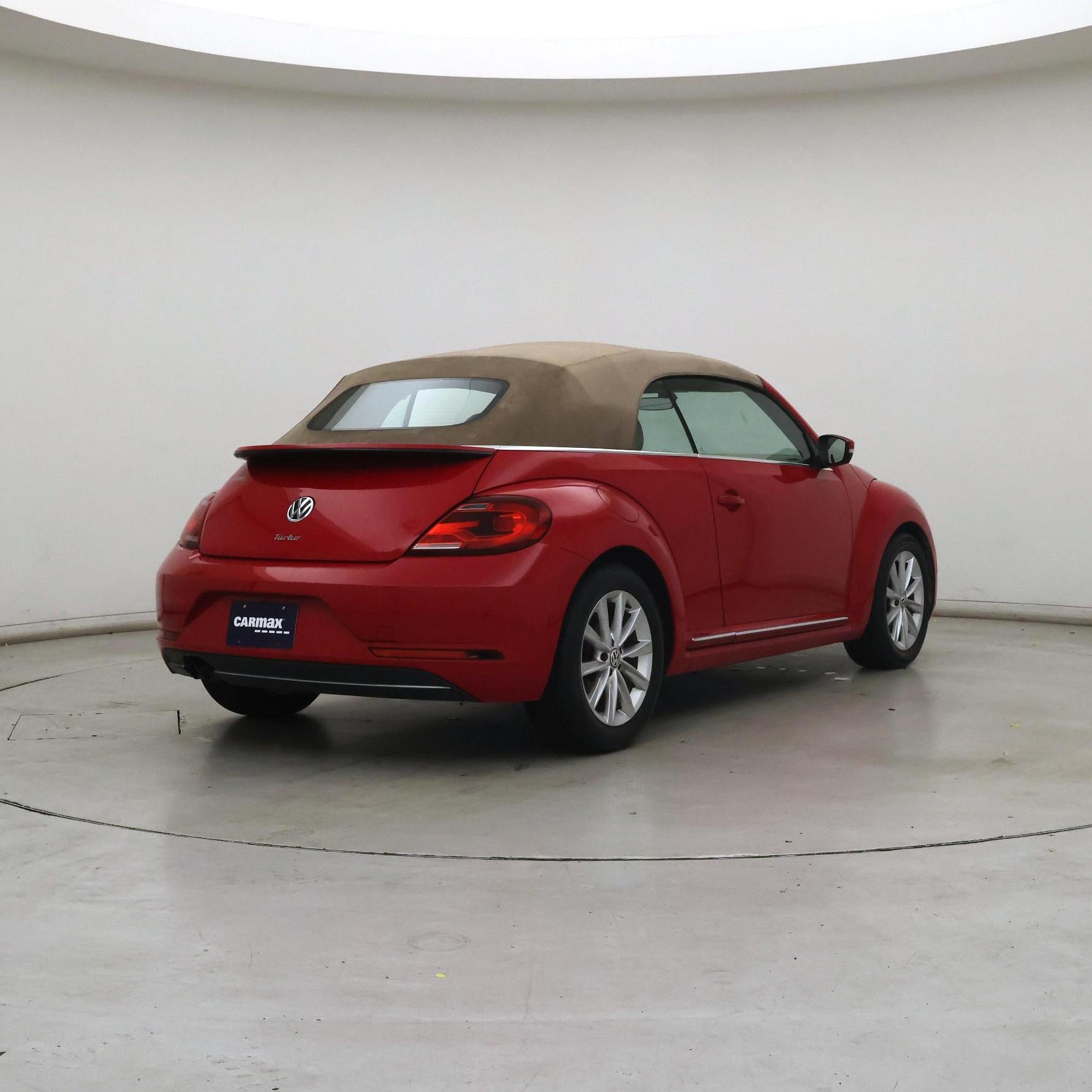 Thumbnail: 2017 Volkswagen Beetle - 8