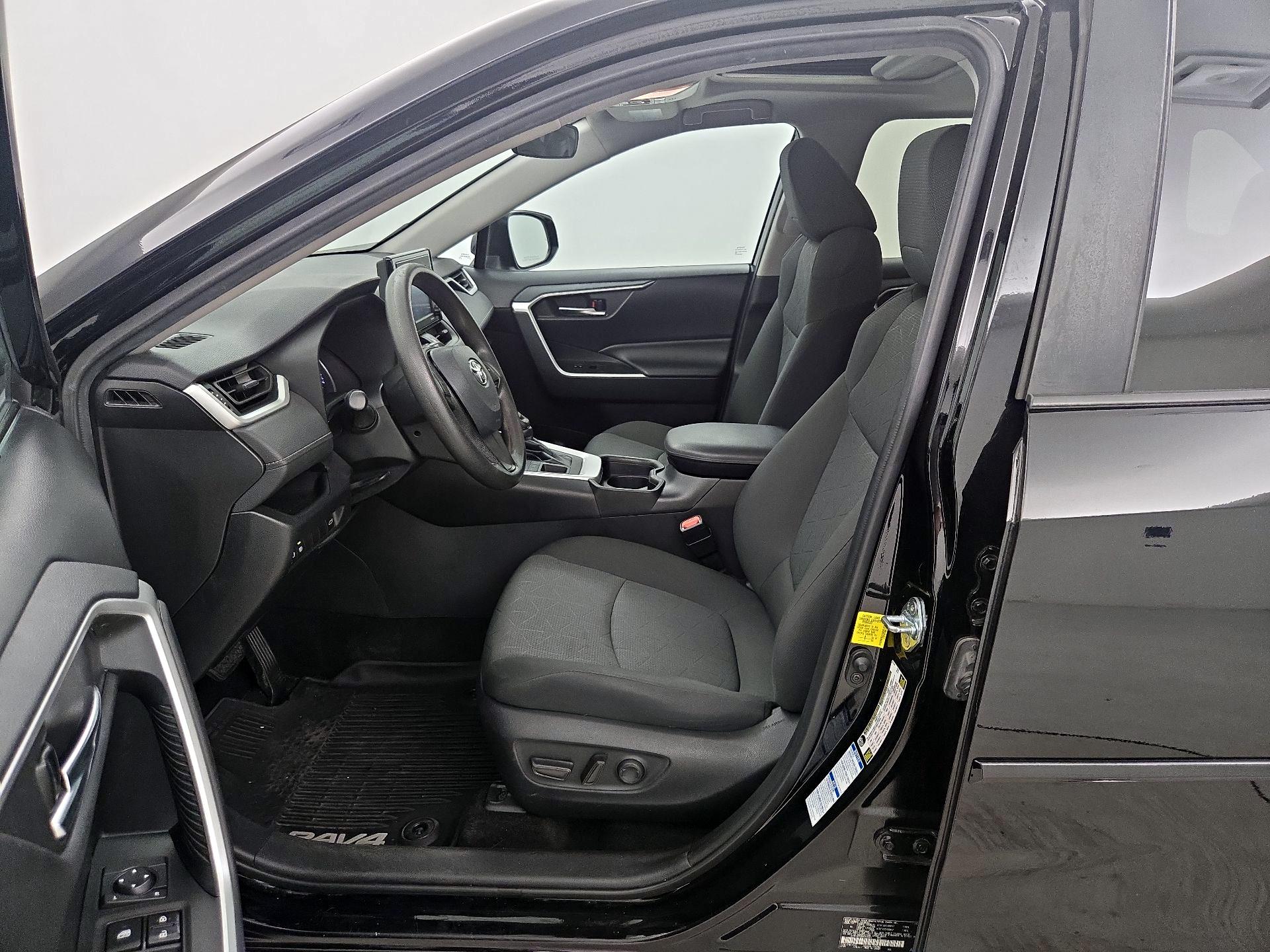 Thumbnail: 2021 Toyota RAV4 - 11