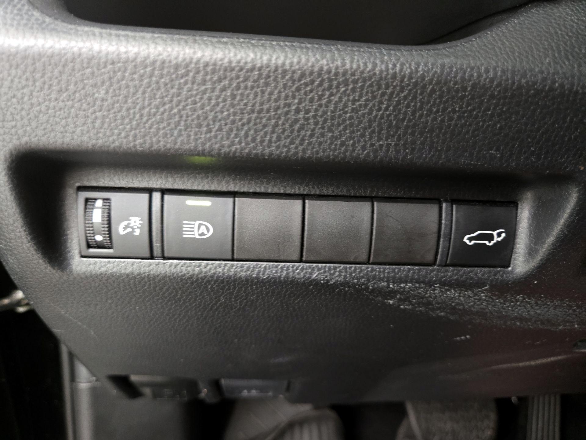 Thumbnail: 2021 Toyota RAV4 - 13