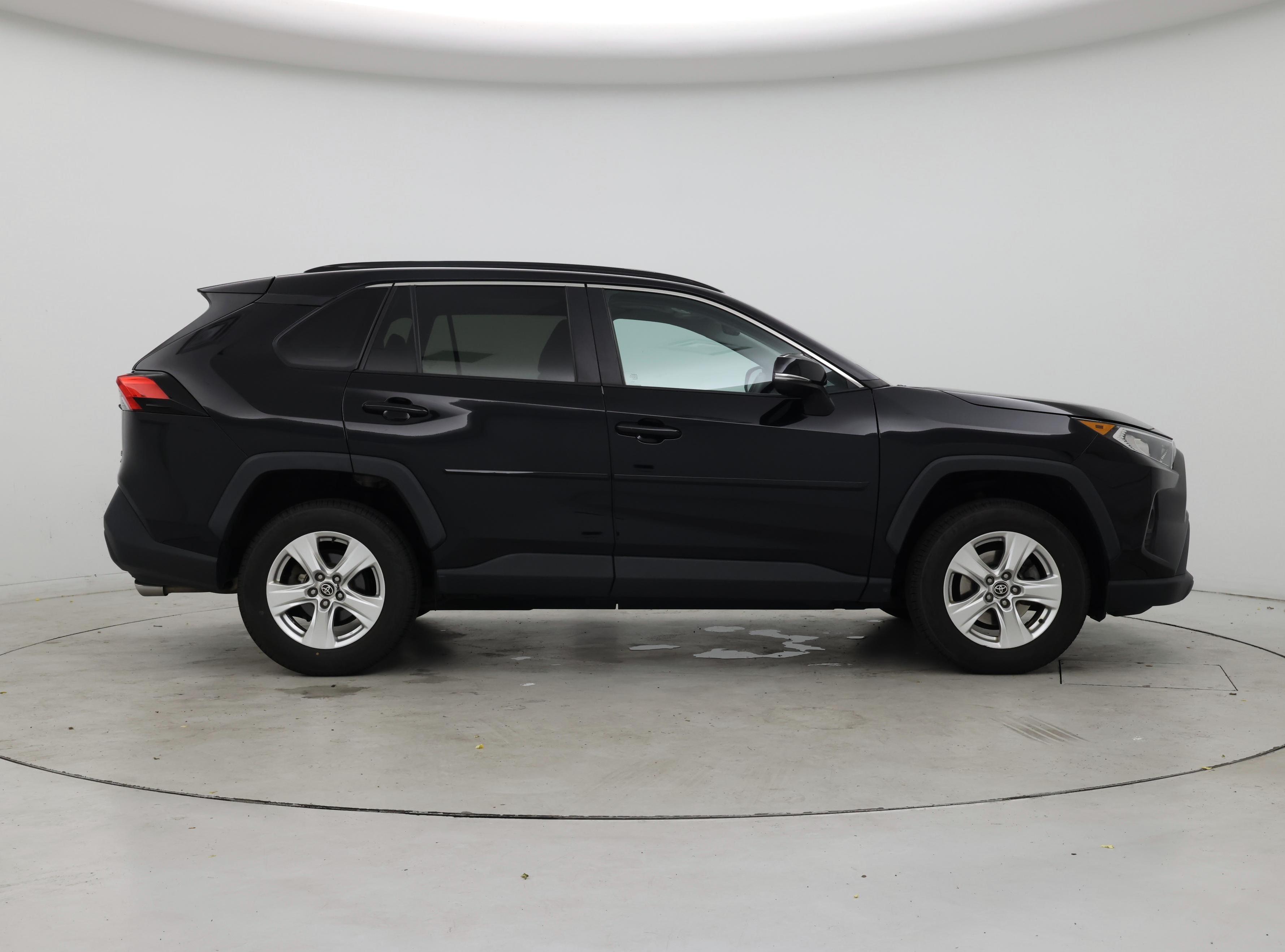 Thumbnail: 2021 Toyota RAV4 - 7