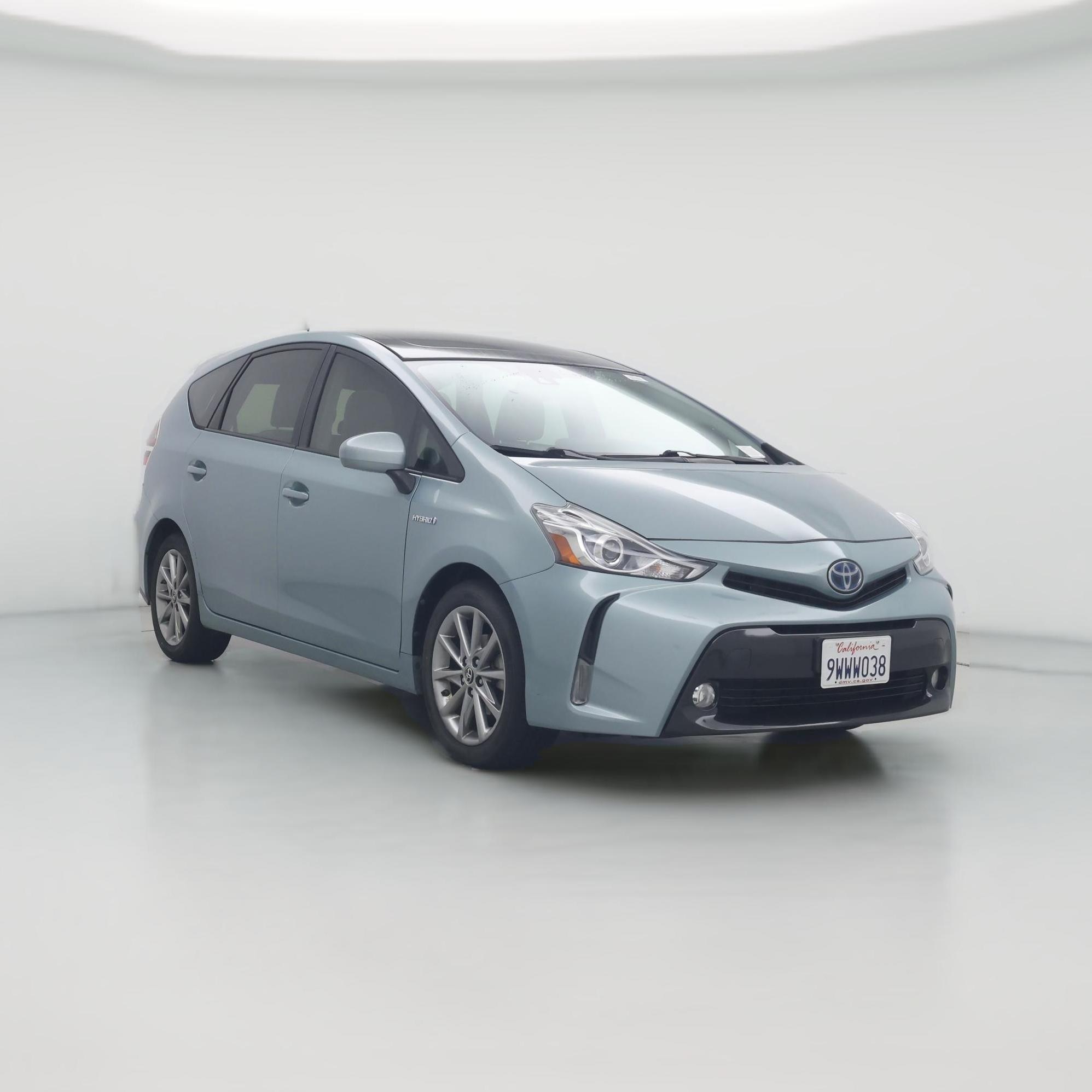 Thumbnail: 2015 Toyota Prius v - 1