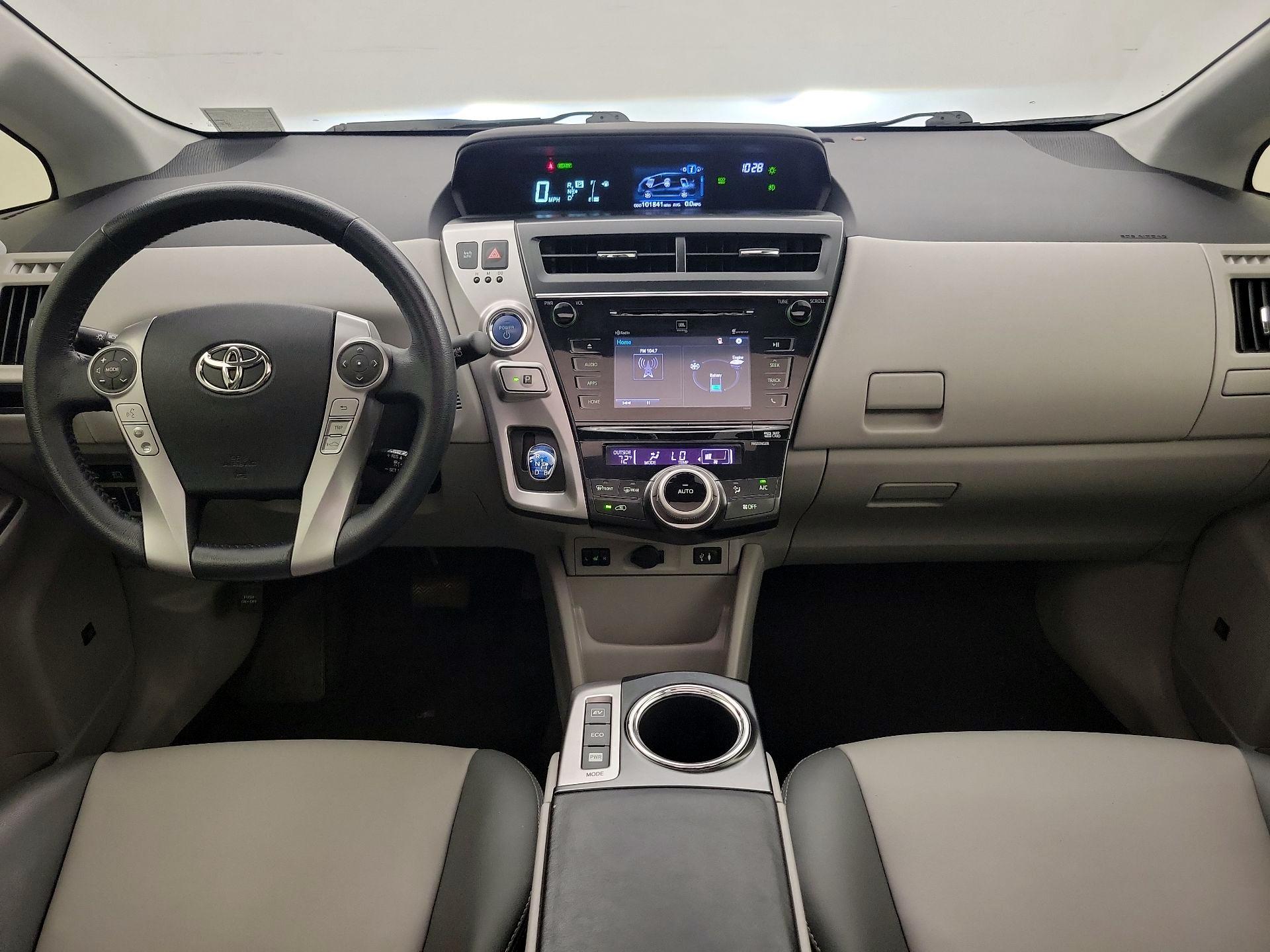 Thumbnail: 2015 Toyota Prius v - 9