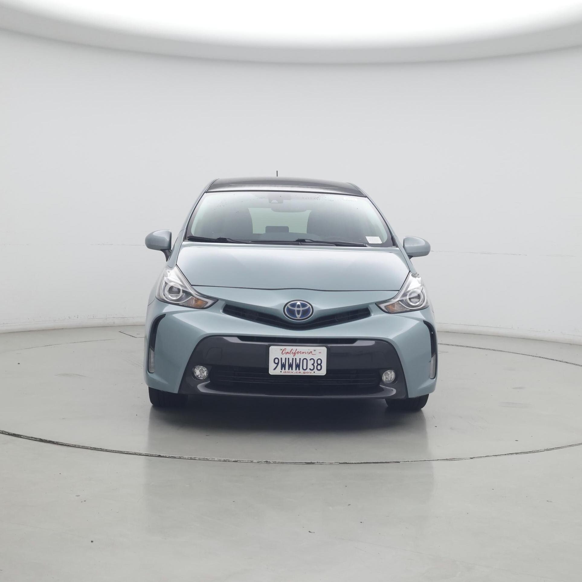 Thumbnail: 2015 Toyota Prius v - 5