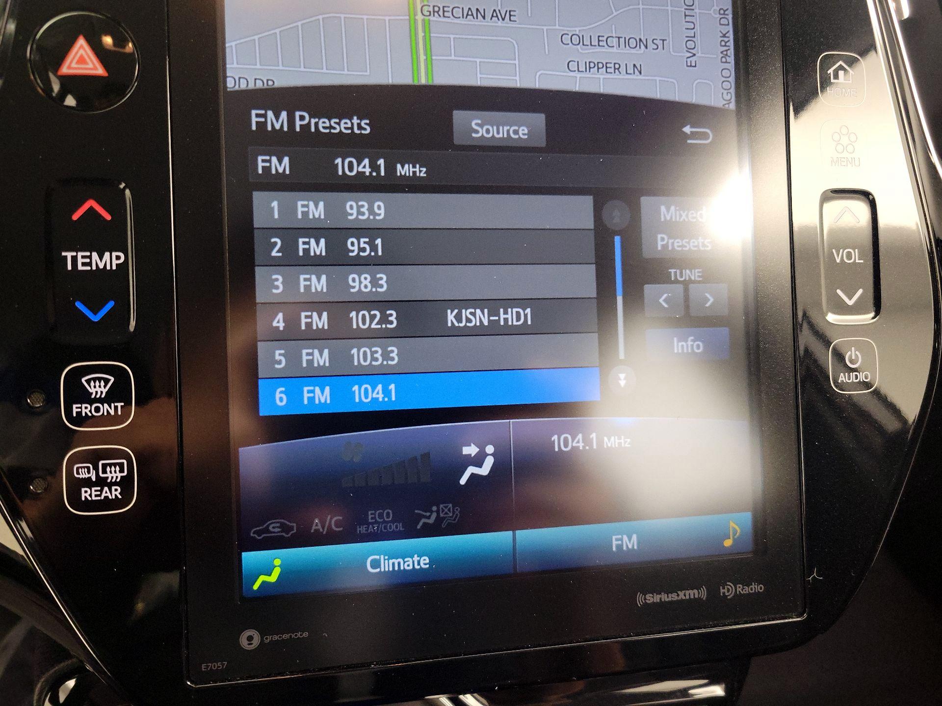 Thumbnail: 2022 Toyota Prius Prime - 16