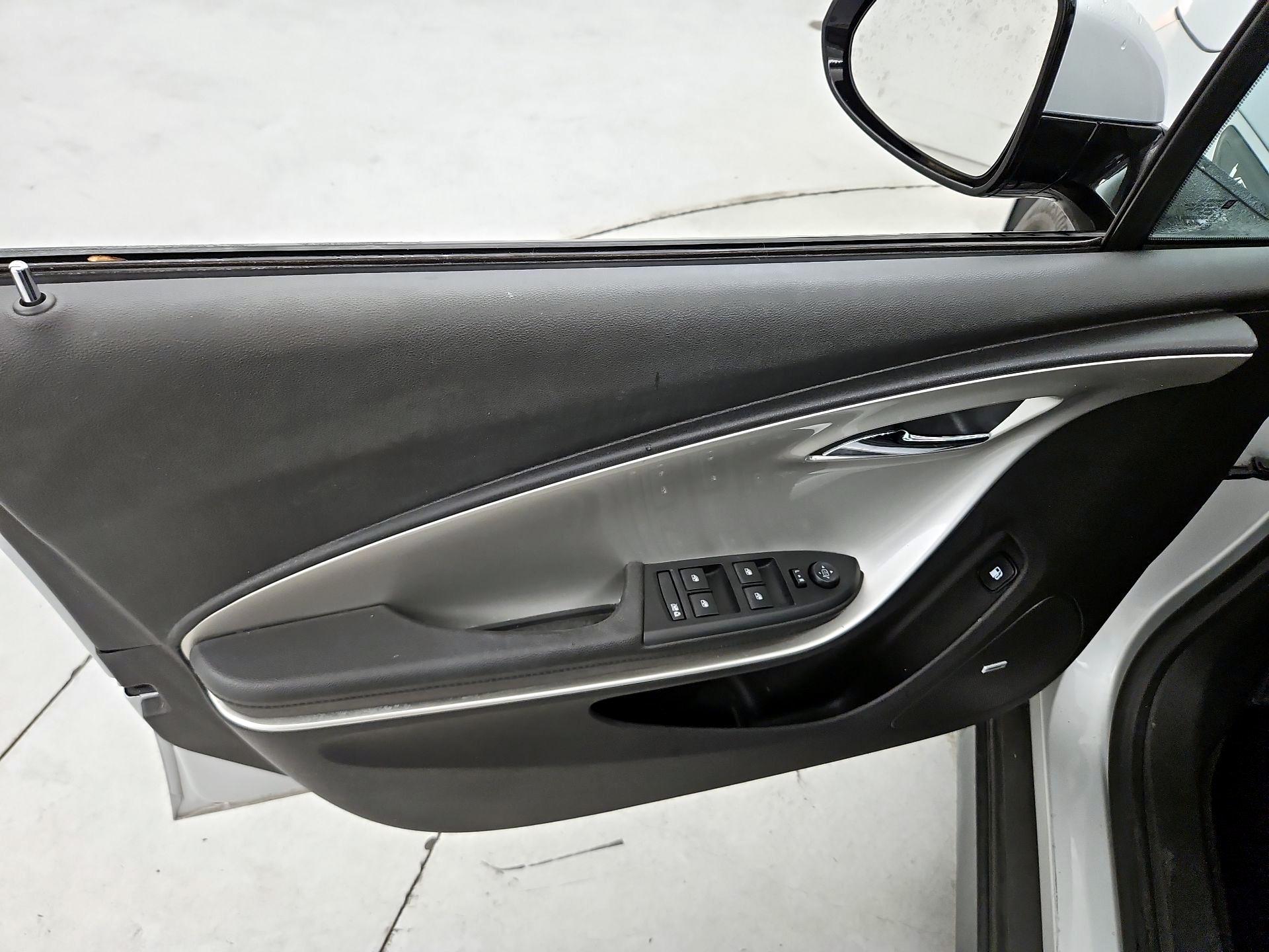 Thumbnail: 2015 Chevrolet Volt - 12