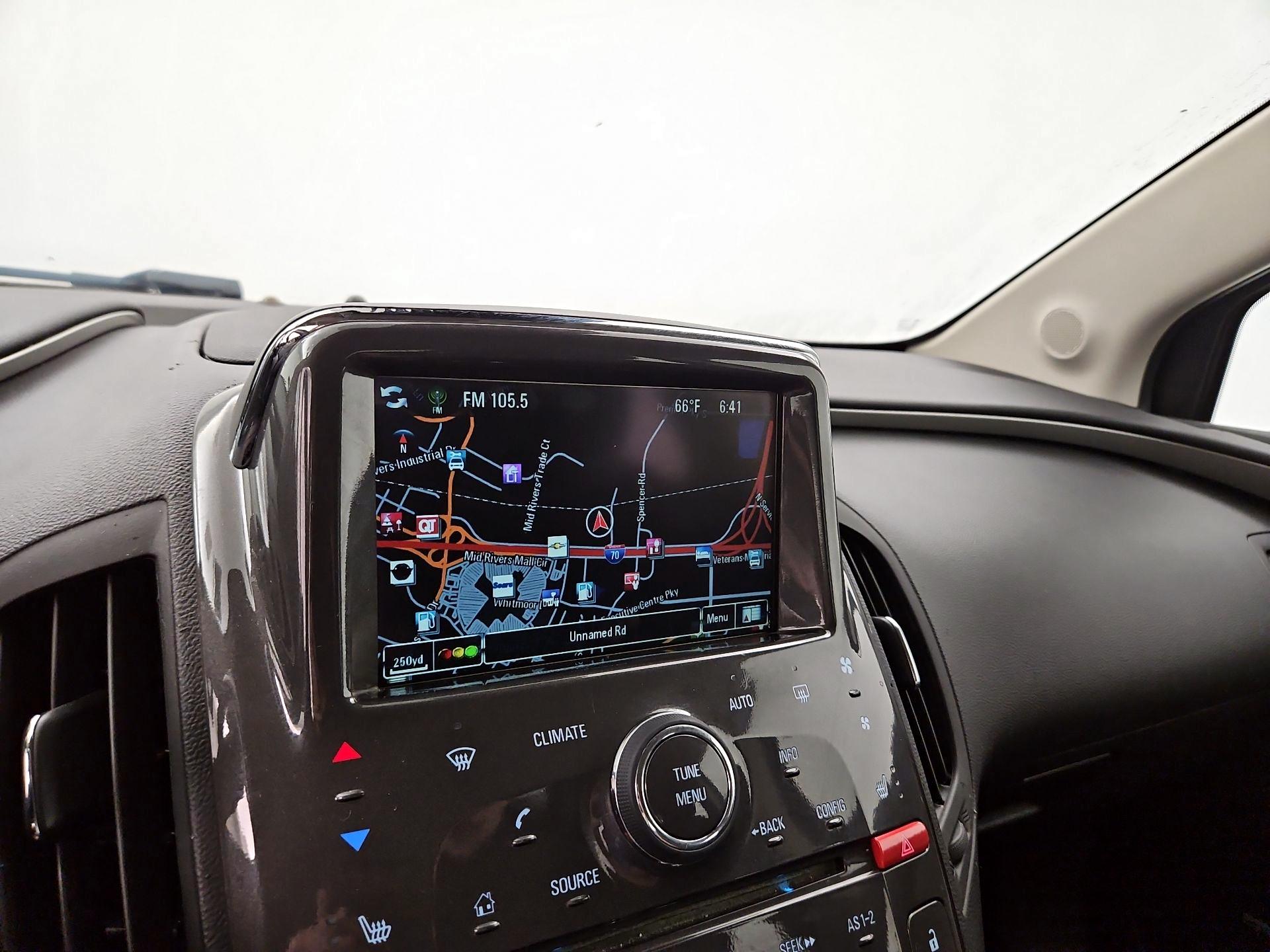 Thumbnail: 2015 Chevrolet Volt - 14