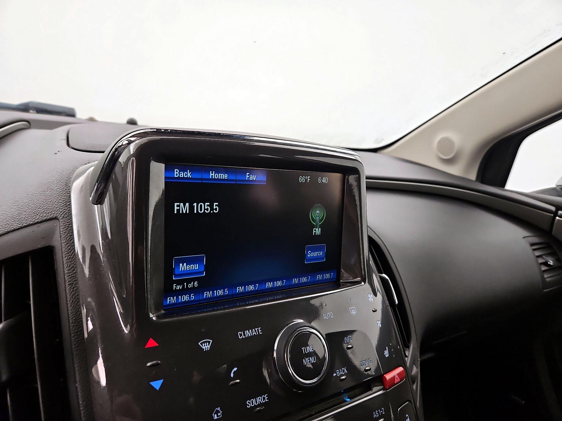 Thumbnail: 2015 Chevrolet Volt - 16