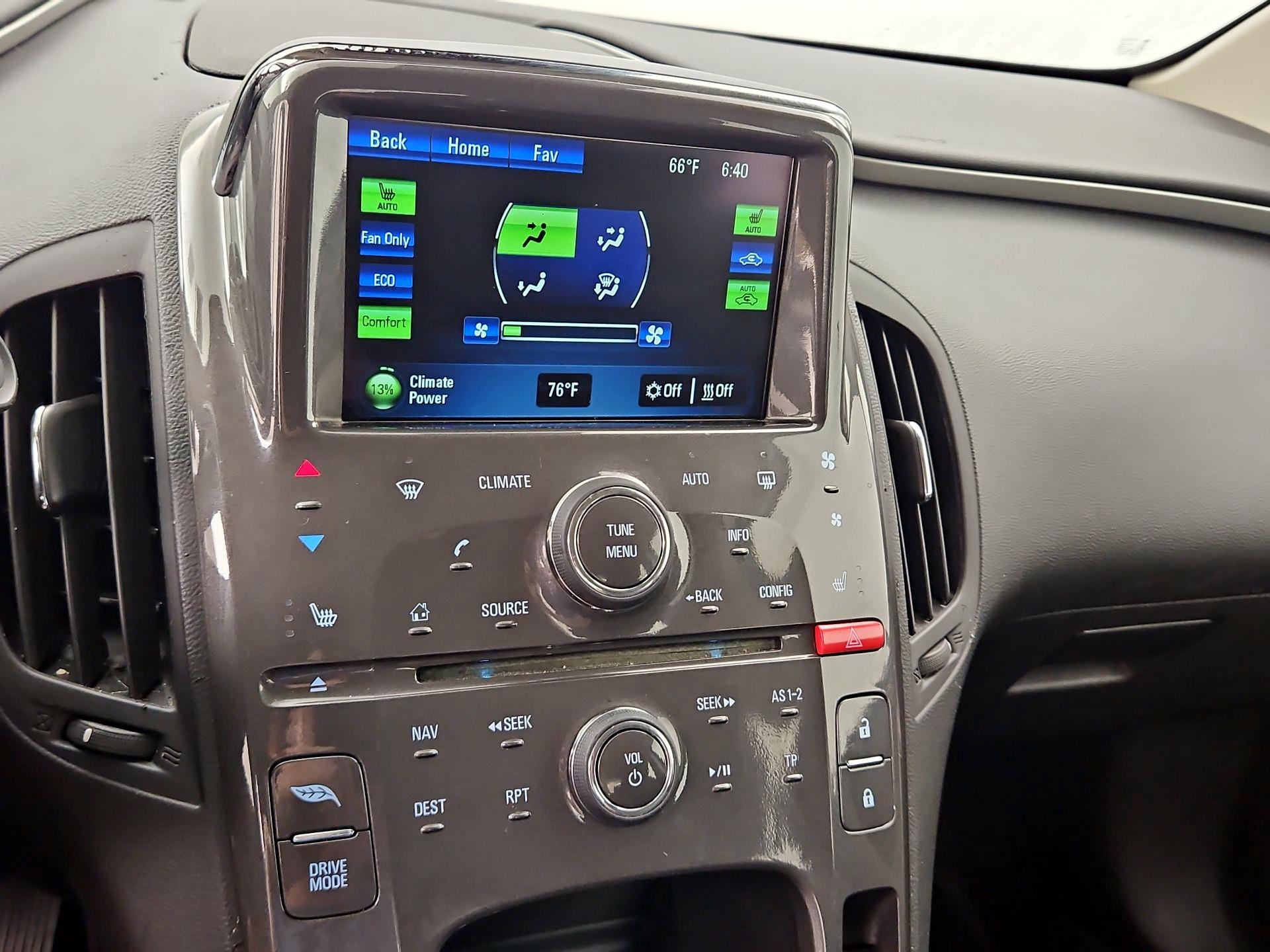 Thumbnail: 2015 Chevrolet Volt - 17