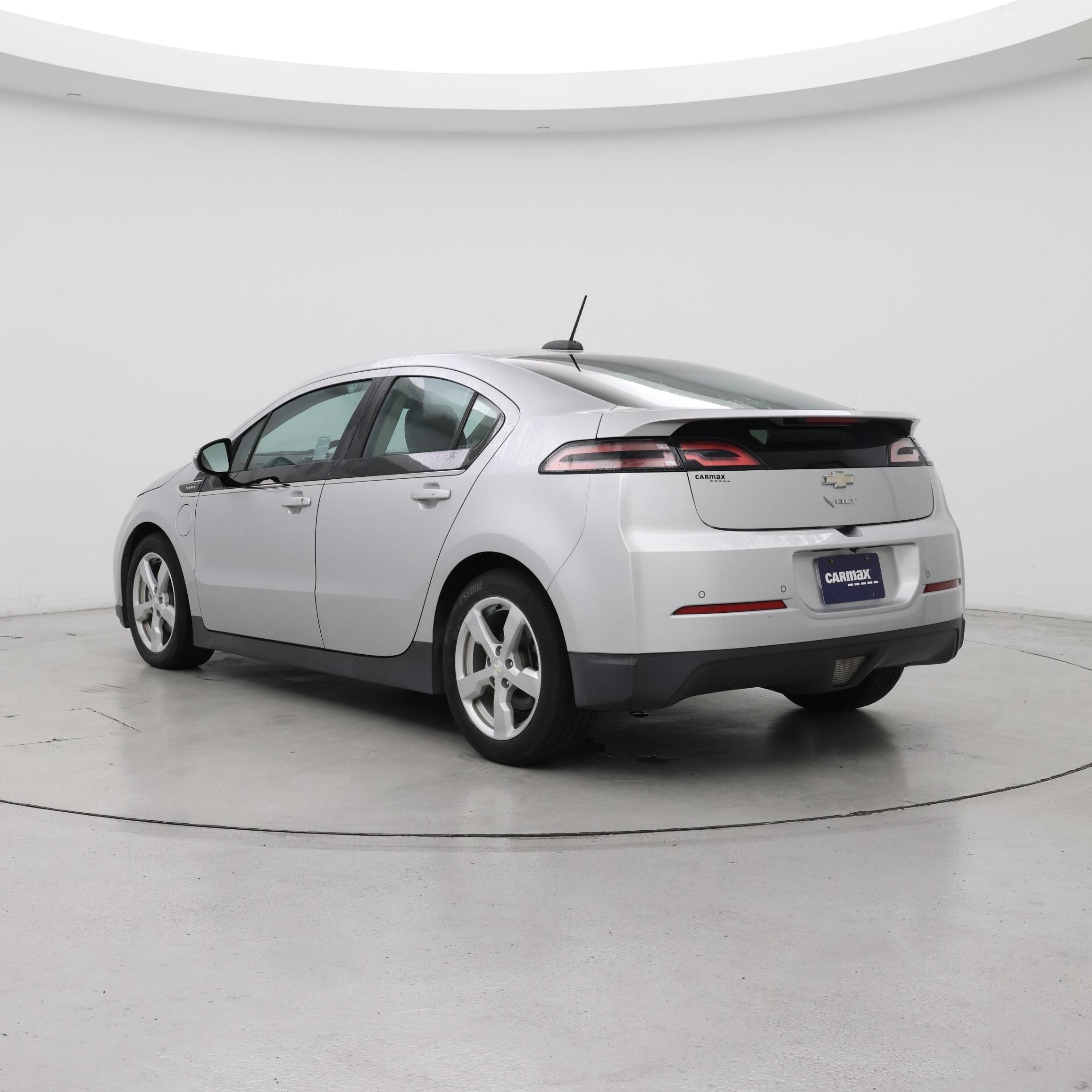 Thumbnail: 2015 Chevrolet Volt - 2