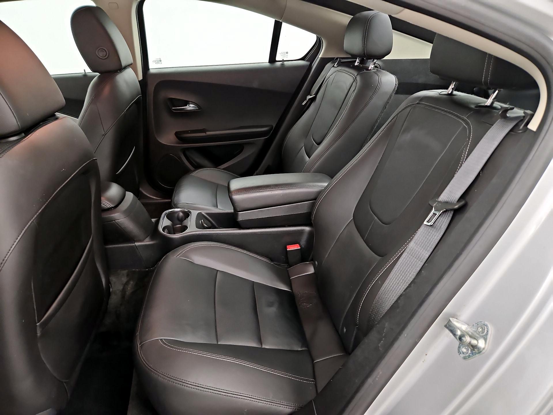 Thumbnail: 2015 Chevrolet Volt - 20