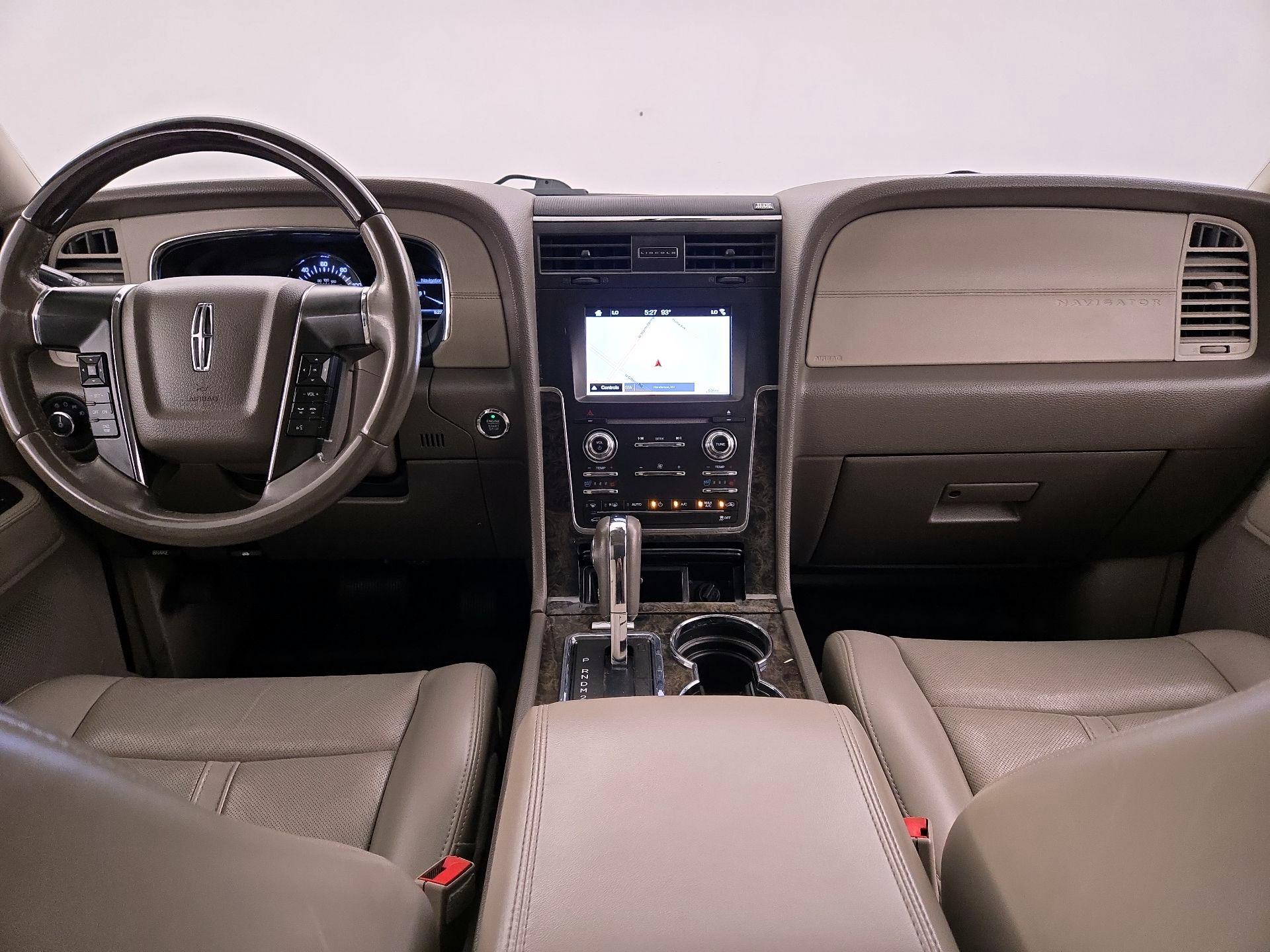 Thumbnail: 2017 Lincoln Navigator - 9