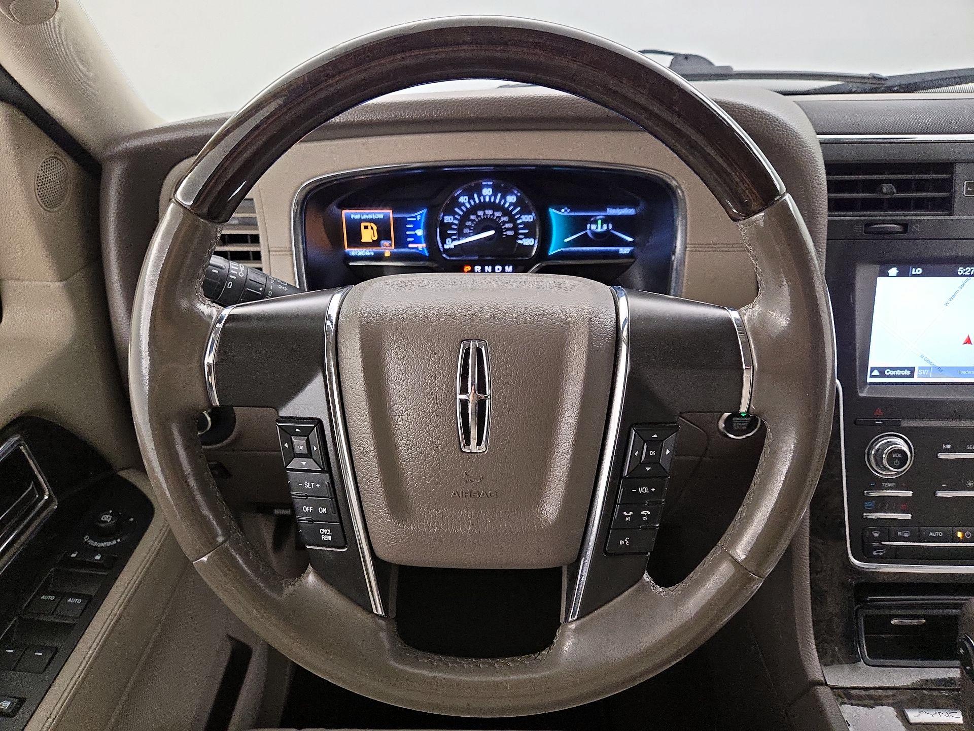 Thumbnail: 2017 Lincoln Navigator - 10