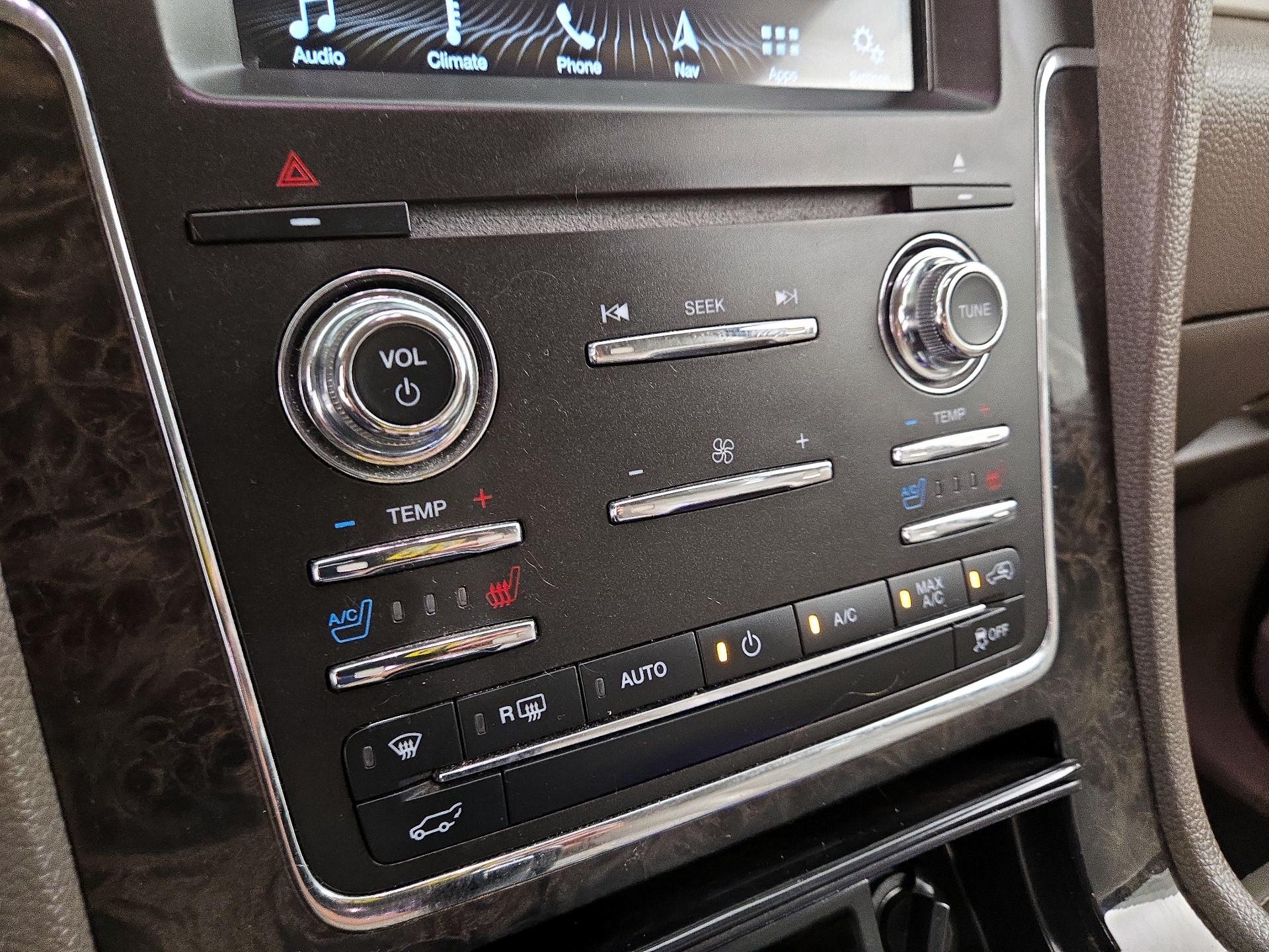 Thumbnail: 2017 Lincoln Navigator - 17