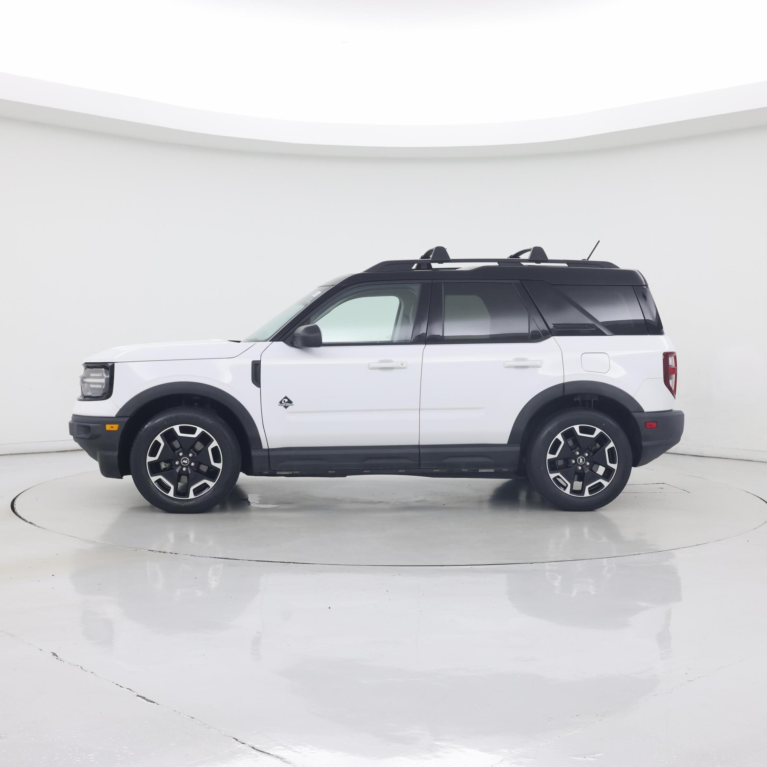 Thumbnail: 2021 Ford Bronco Sport - 3