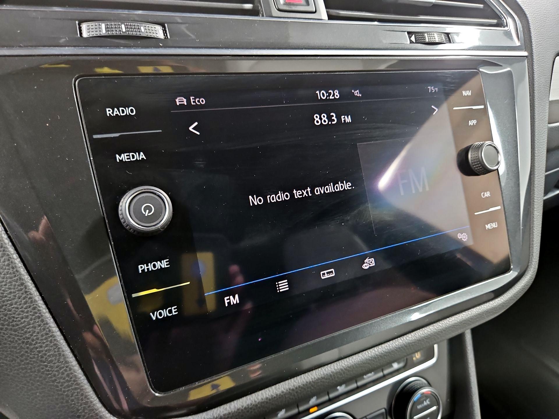 Thumbnail: 2019 Volkswagen Tiguan - 15