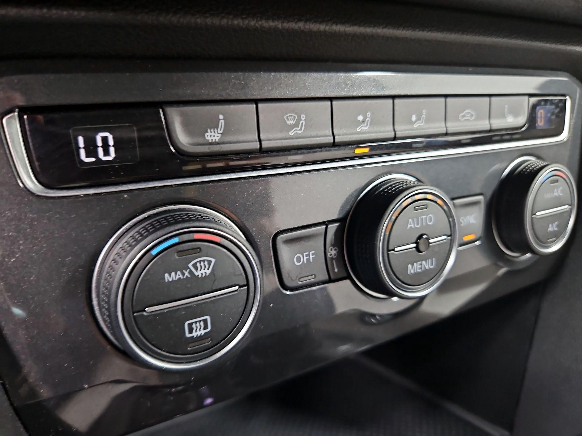 Thumbnail: 2019 Volkswagen Tiguan - 16