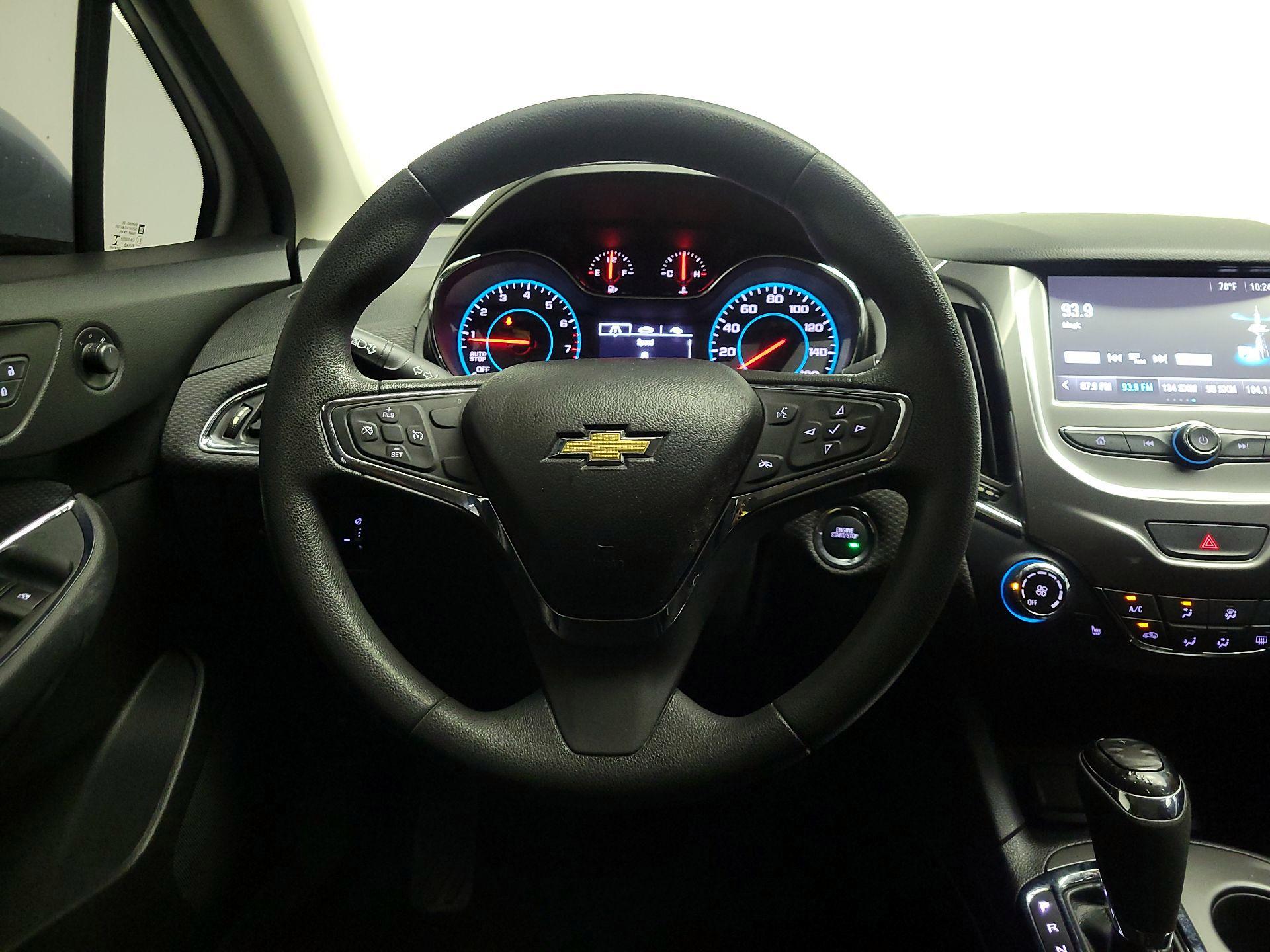 Thumbnail: 2017 Chevrolet Cruze - 10
