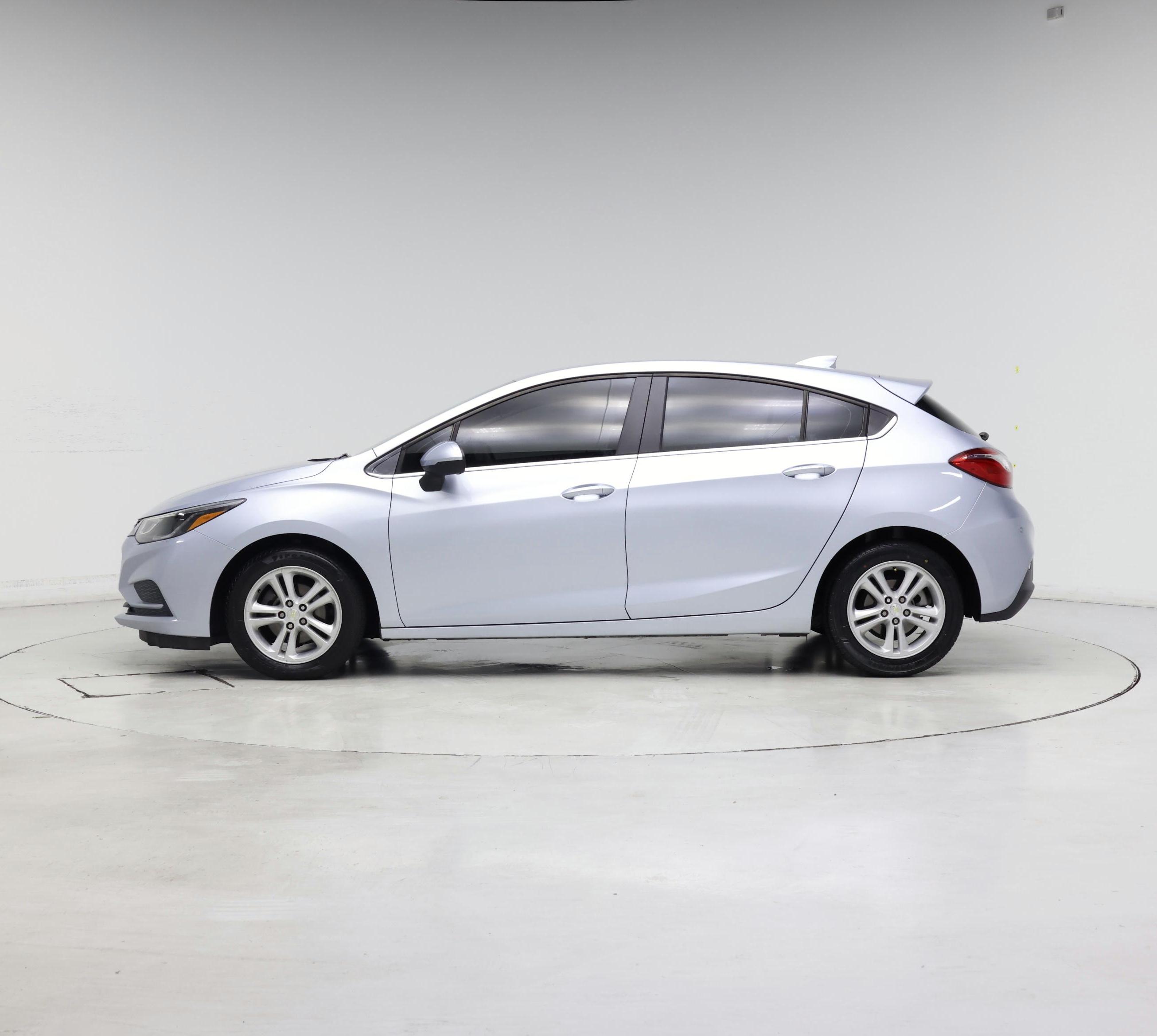 Thumbnail: 2017 Chevrolet Cruze - 3