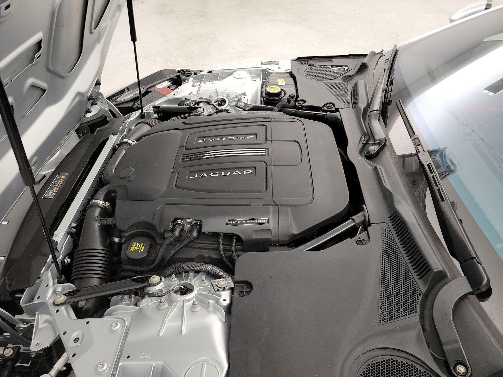 2020 Jaguar F-Type R-Dynamic - Photo 22