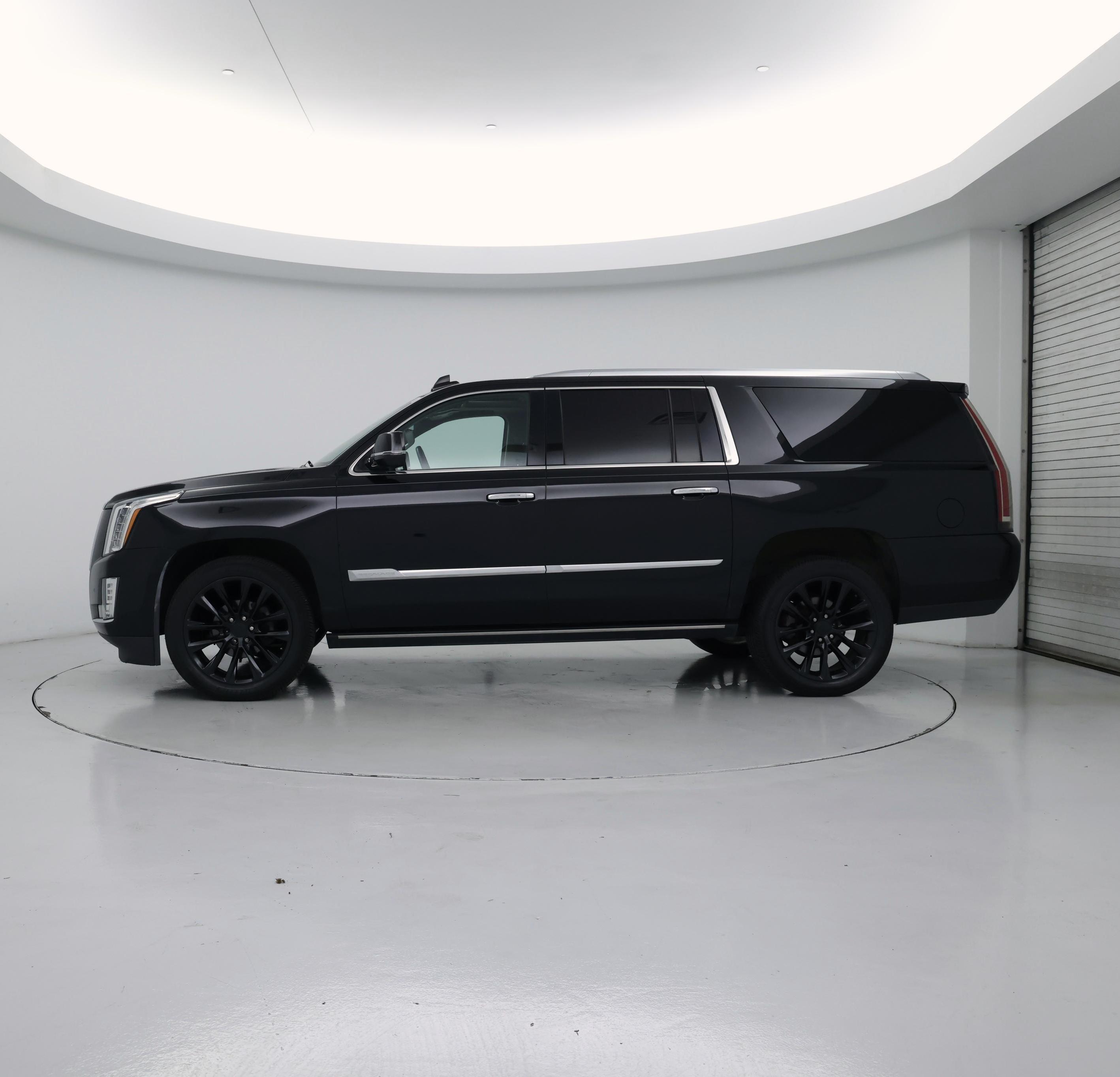Thumbnail: 2018 Cadillac Escalade - 3