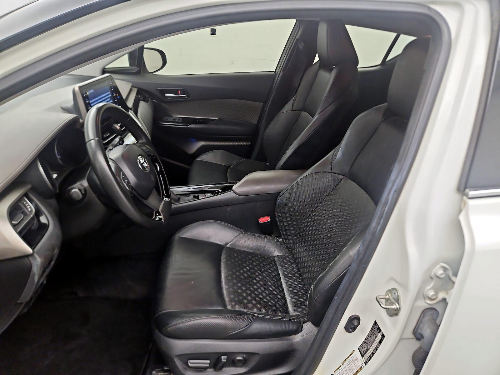2020 Toyota C-HR Limited - Photo 10