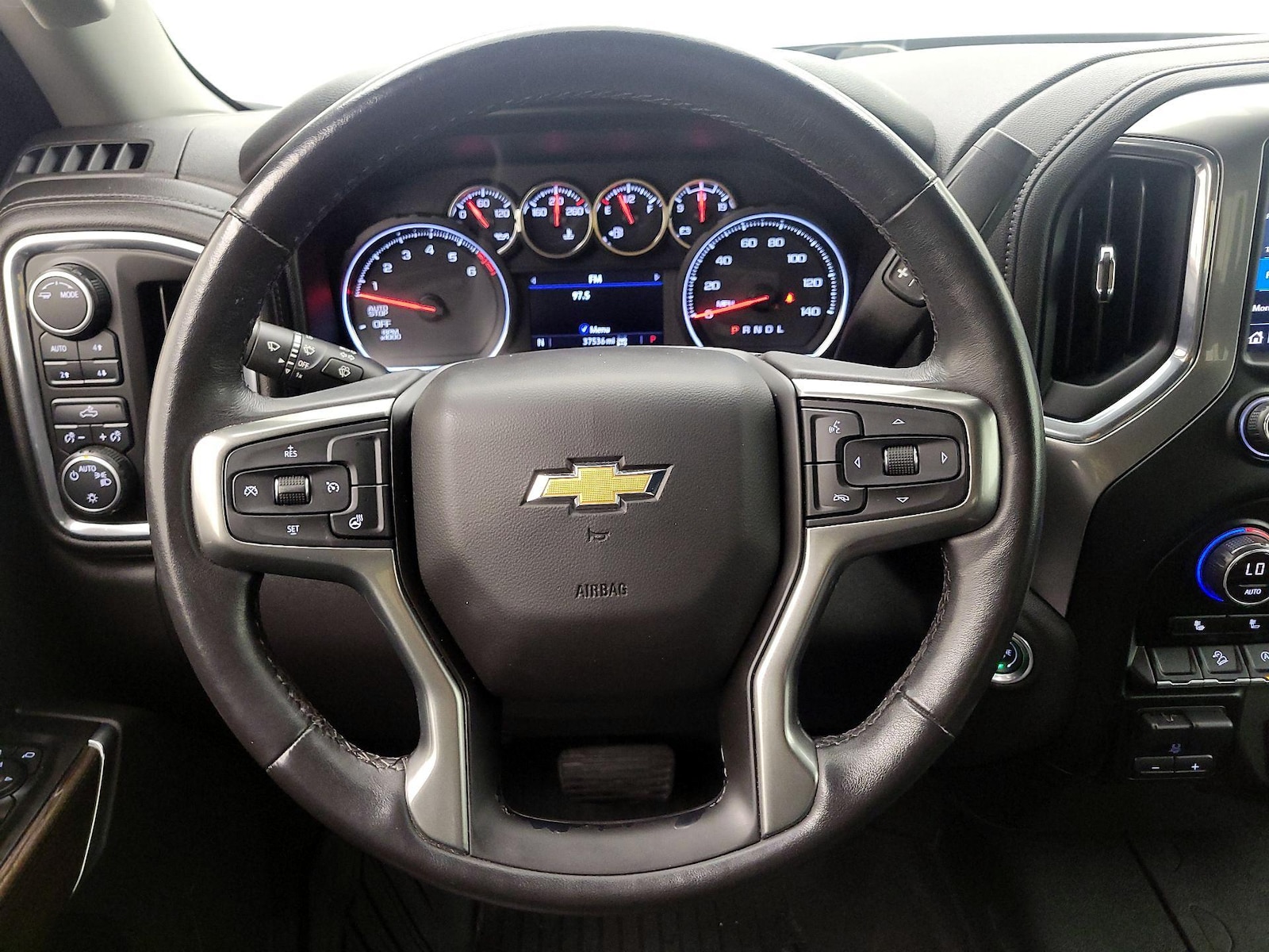 2020 Chevrolet Silverado 1500 LT - Photo 11