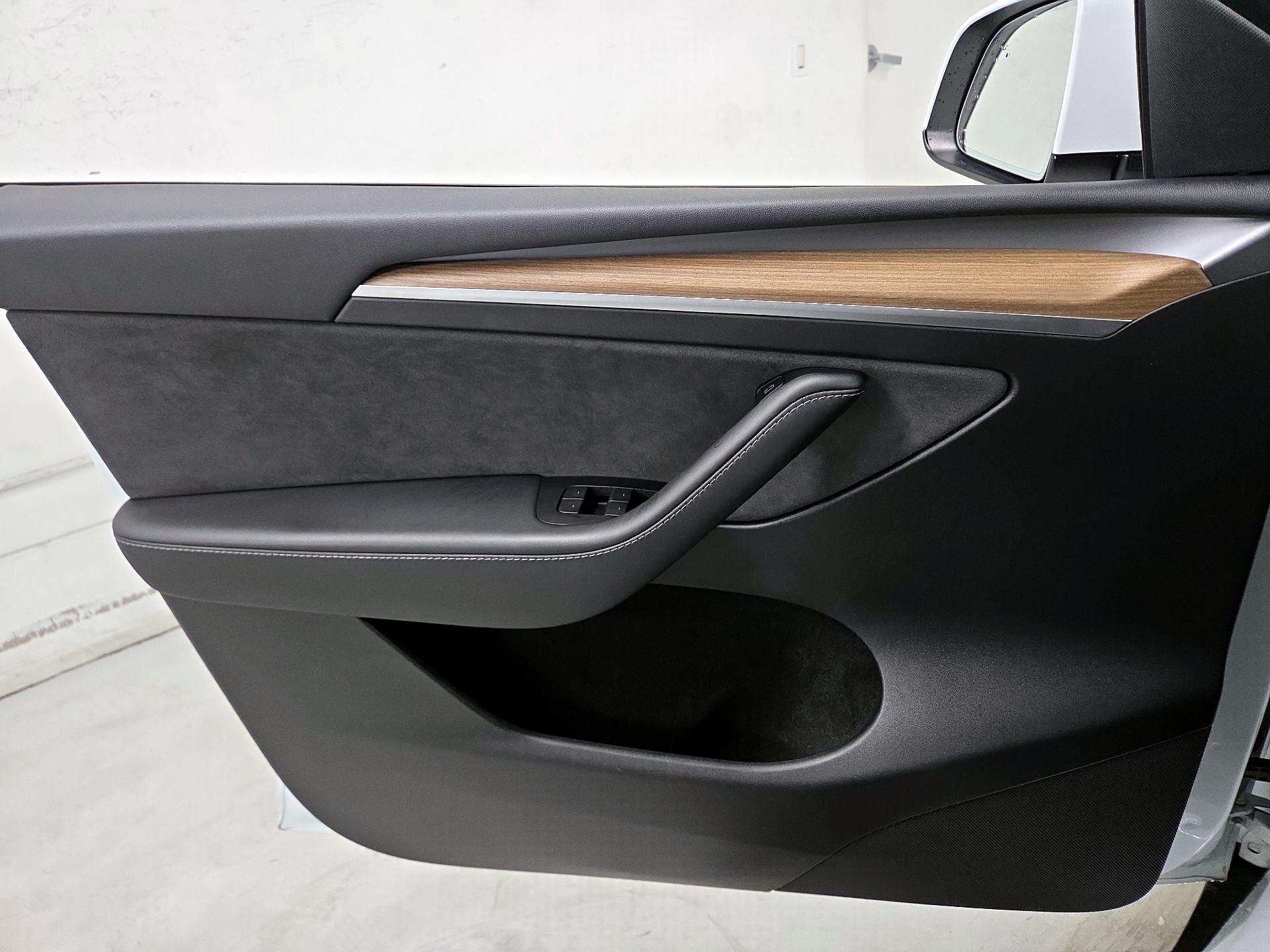Thumbnail: 2023 Tesla Model Y - 12