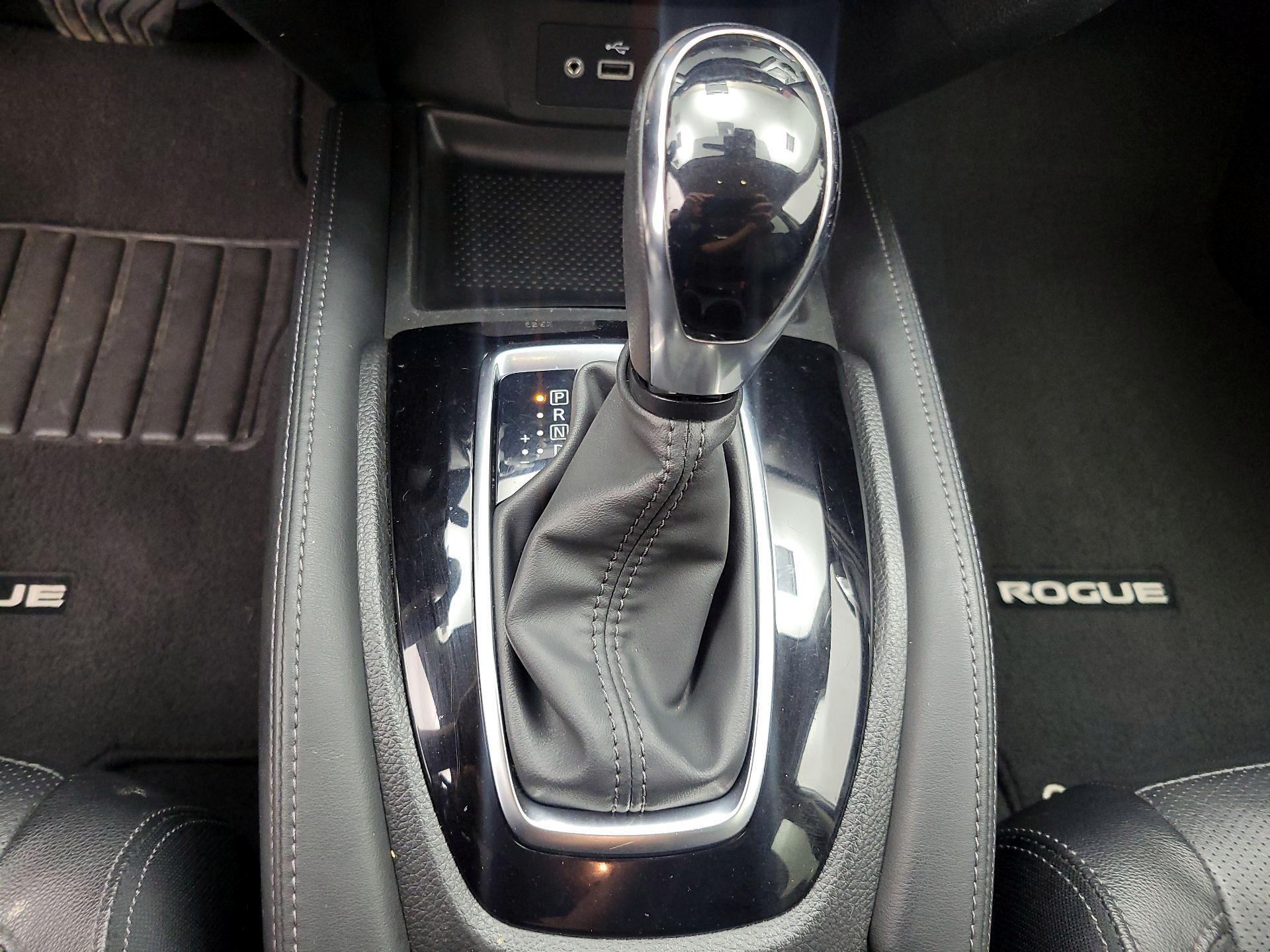 Thumbnail: 2018 Nissan Rogue - 18