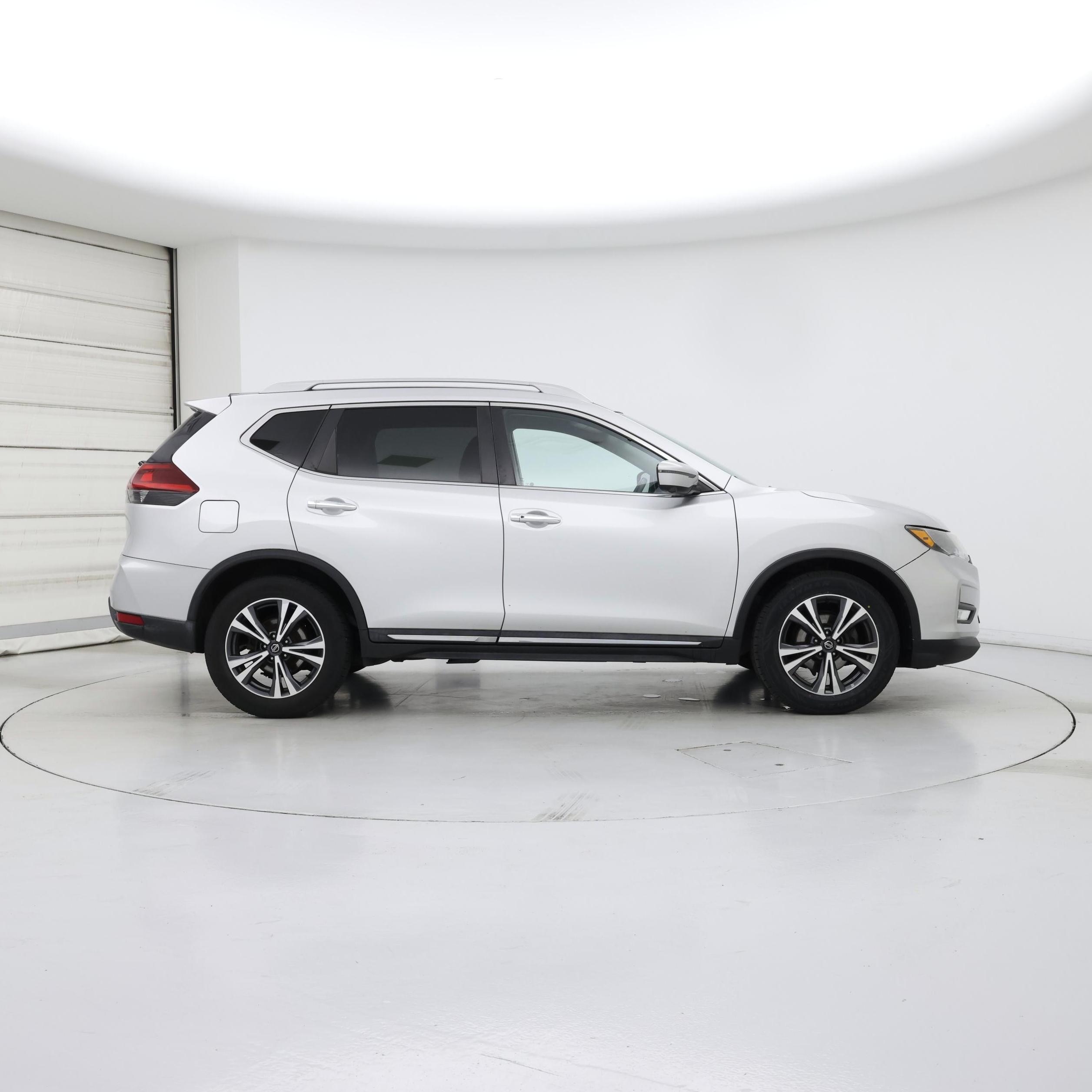 Thumbnail: 2018 Nissan Rogue - 7
