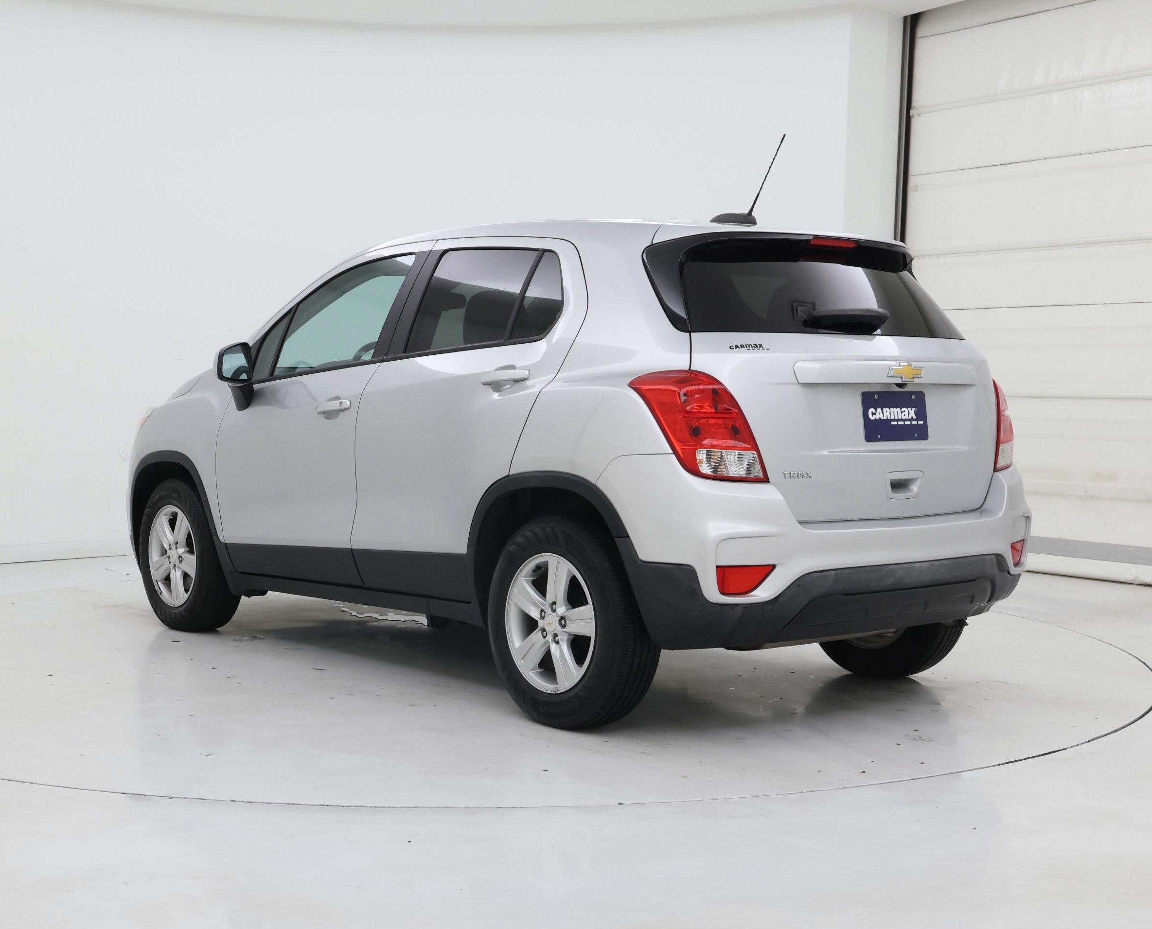 Thumbnail: 2022 Chevrolet Trax - 2