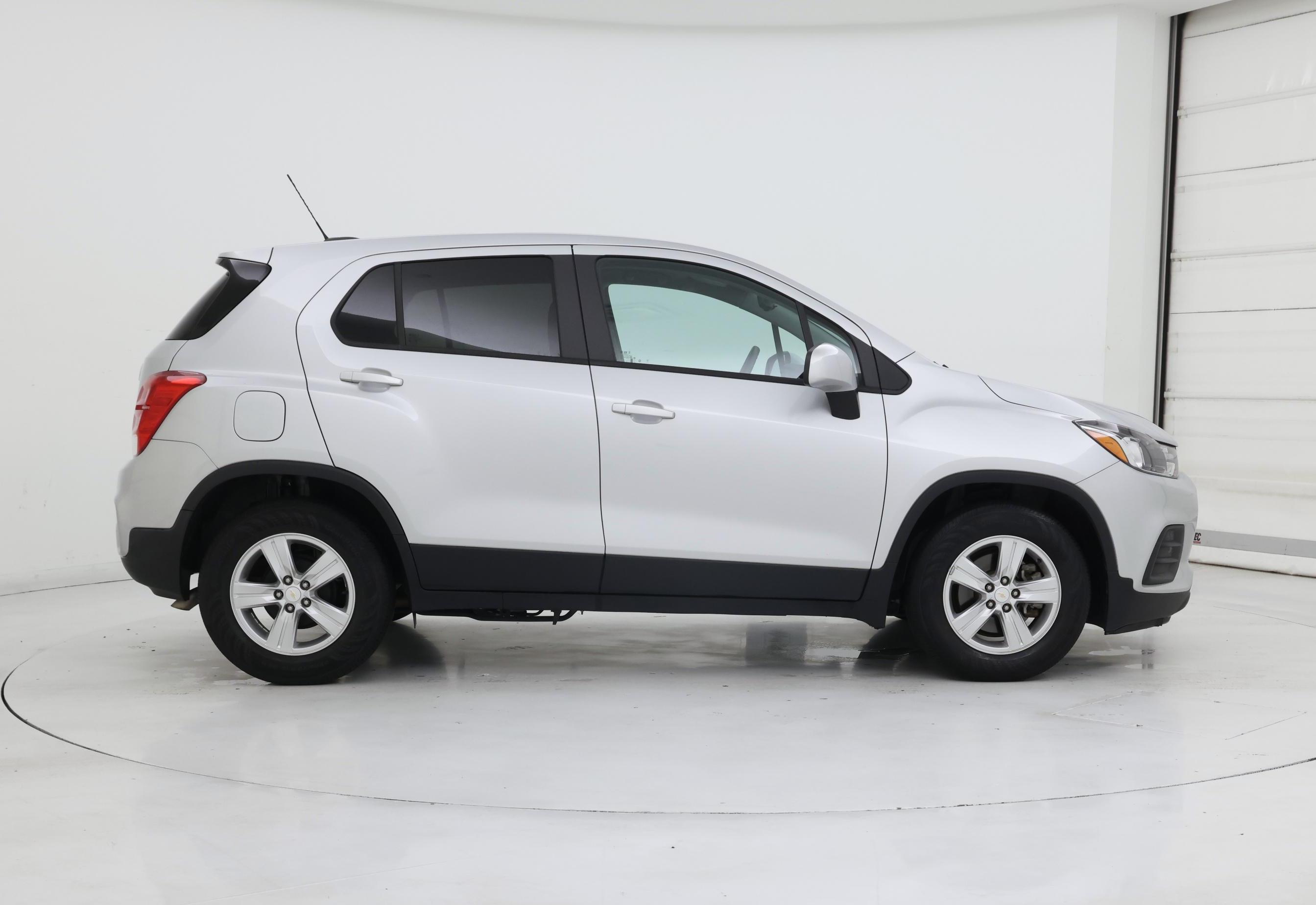 Thumbnail: 2022 Chevrolet Trax - 7
