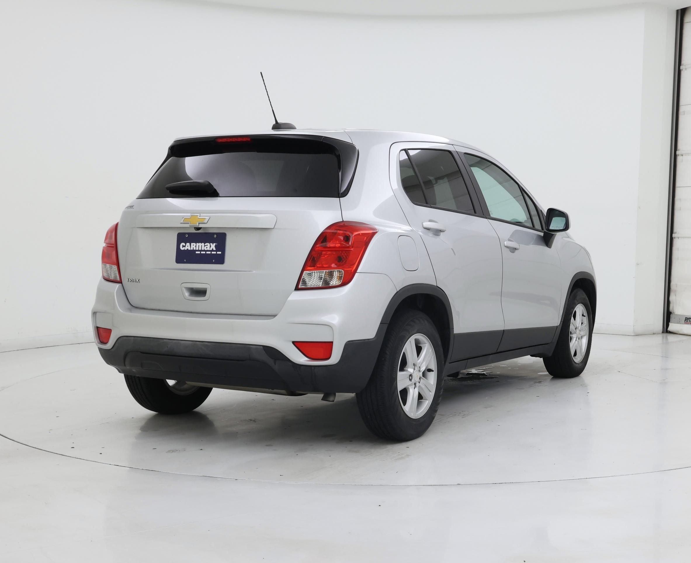 Thumbnail: 2022 Chevrolet Trax - 8