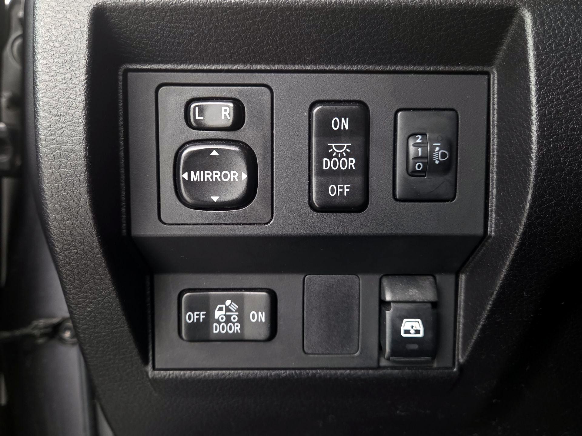 Thumbnail: 2014 Toyota Tundra - 13
