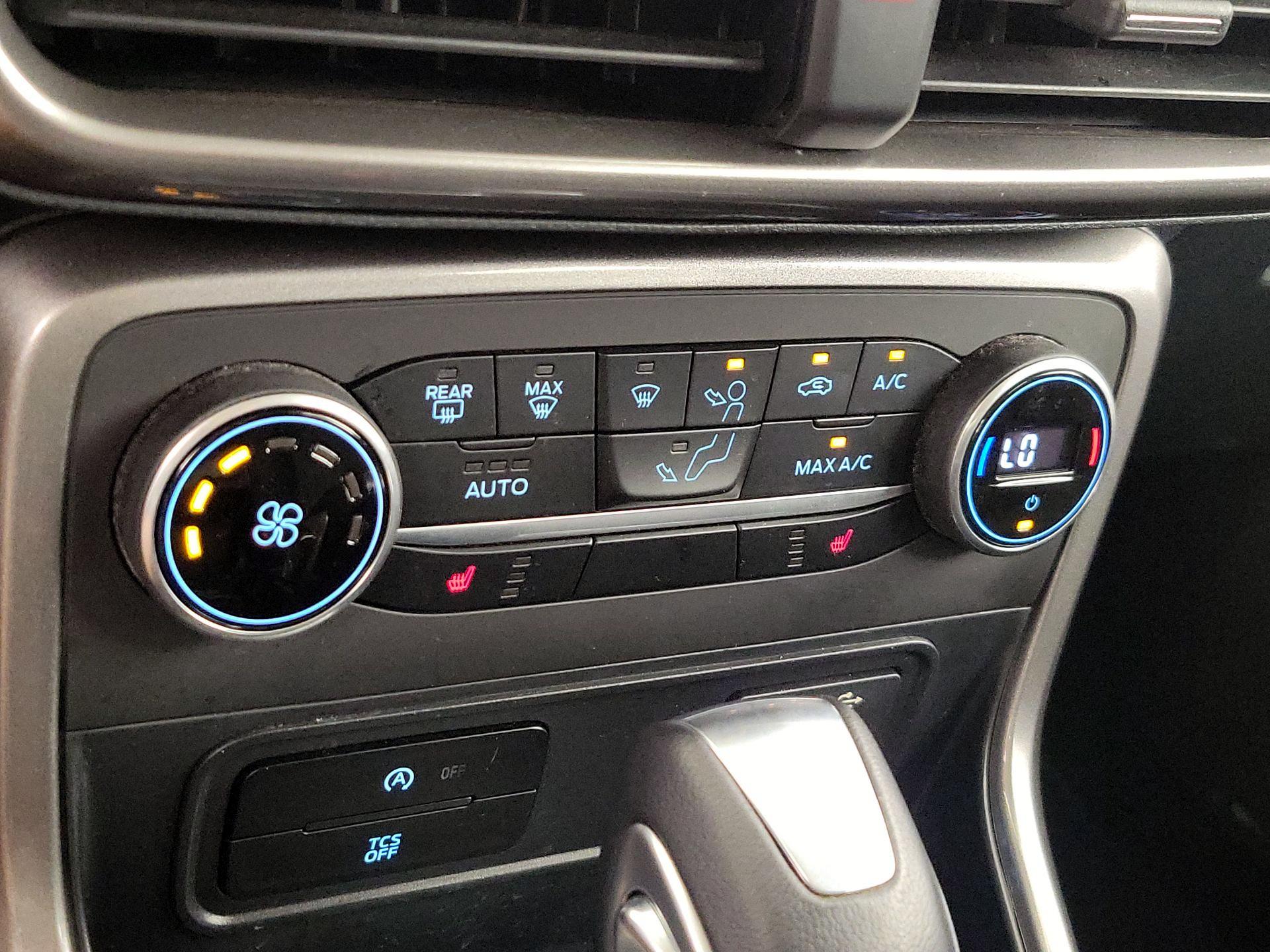 Thumbnail: 2021 Ford EcoSport - 16