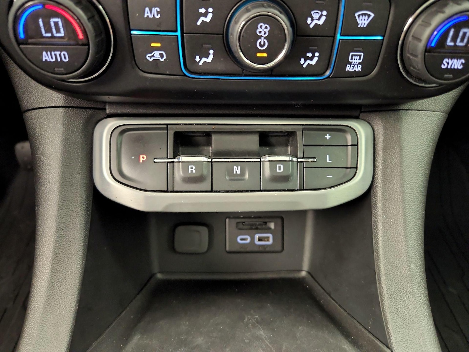 2020 GMC Acadia SLT - Photo 18