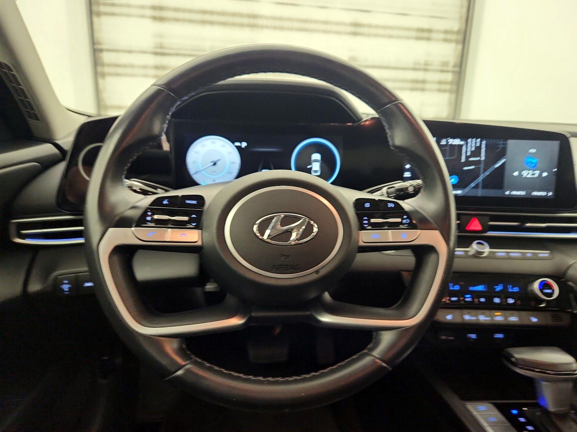 Thumbnail: 2023 Hyundai Elantra - 10