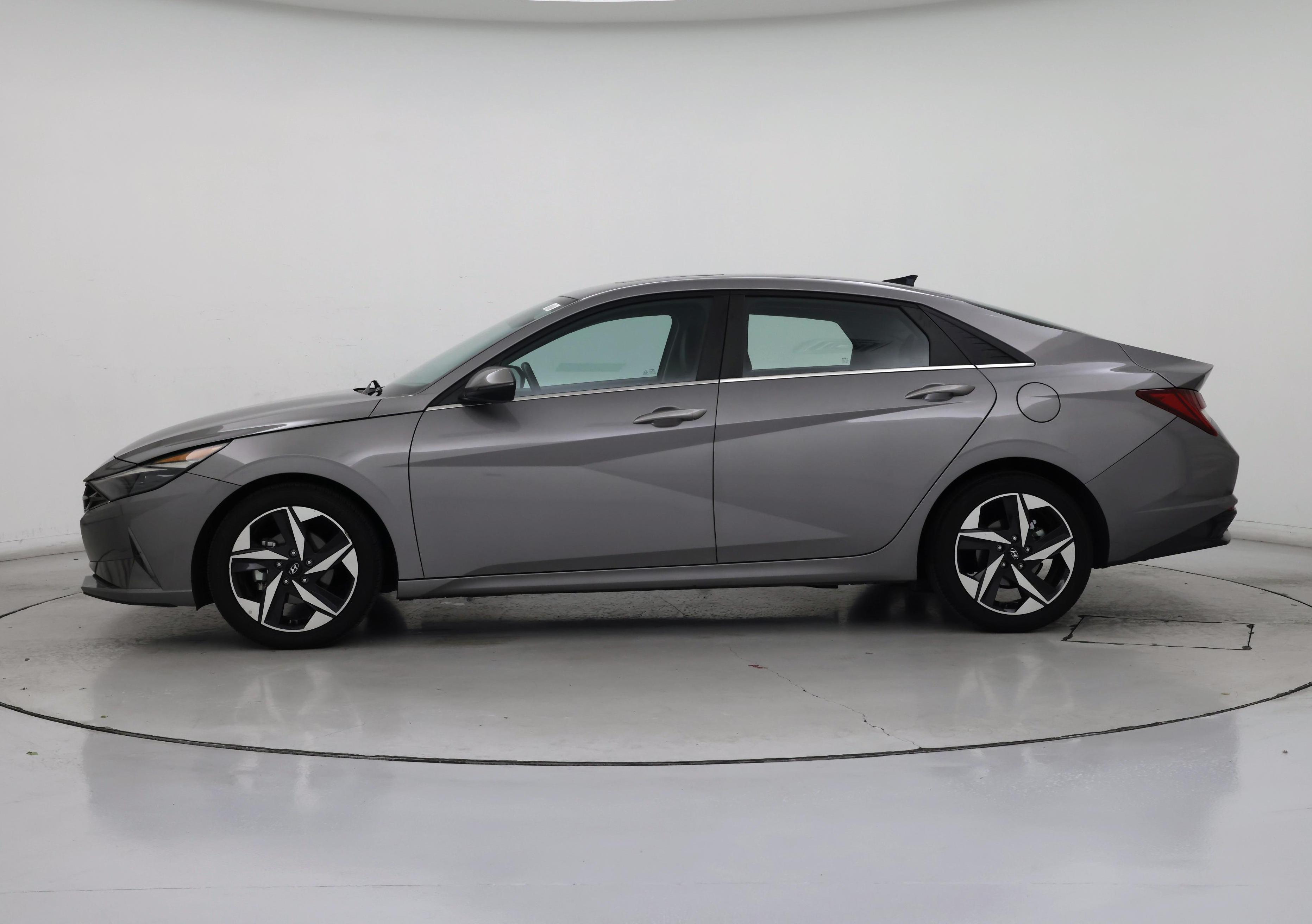 Thumbnail: 2023 Hyundai Elantra - 3
