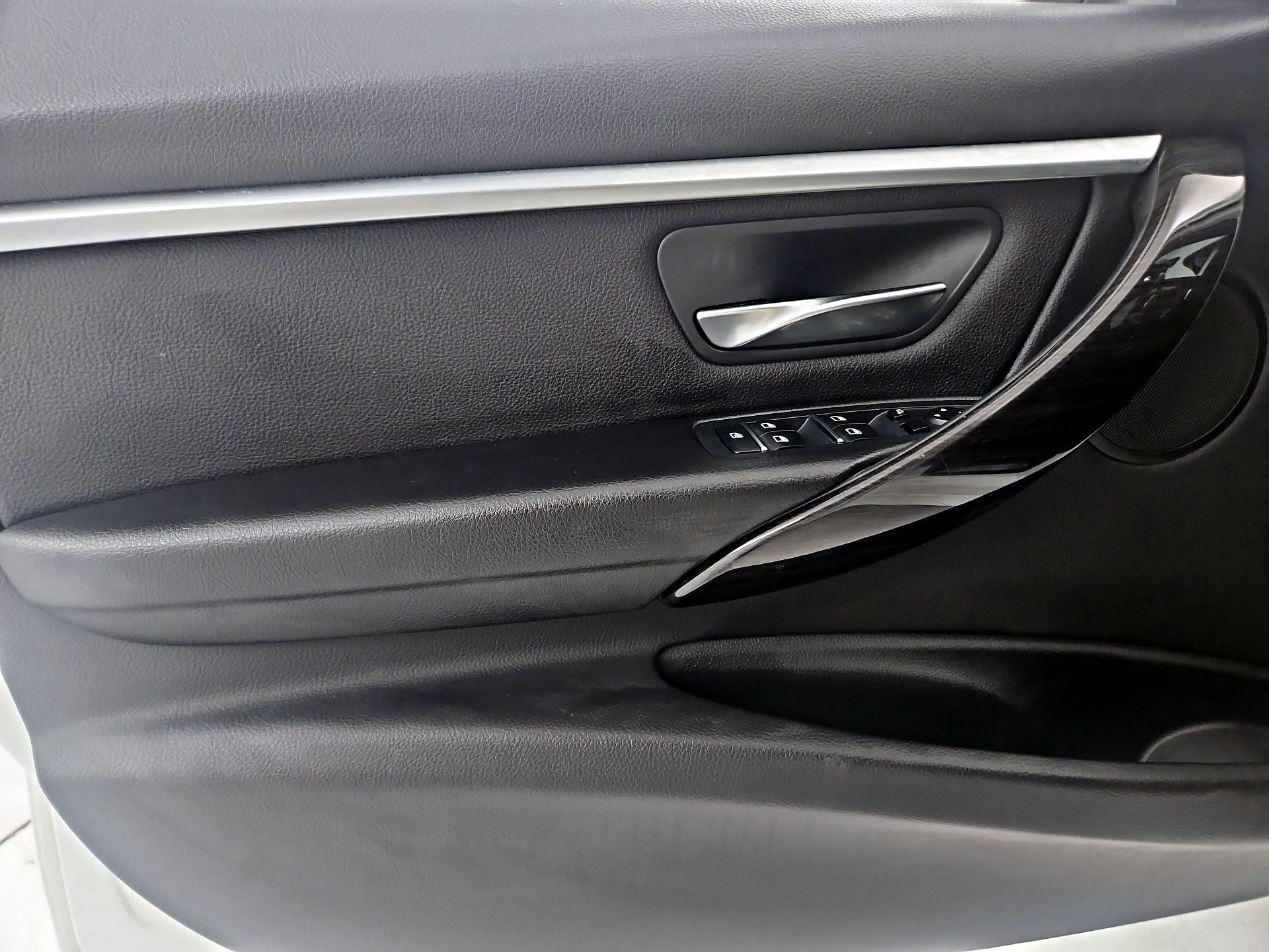 Thumbnail: 2018 BMW 3 Series - 10