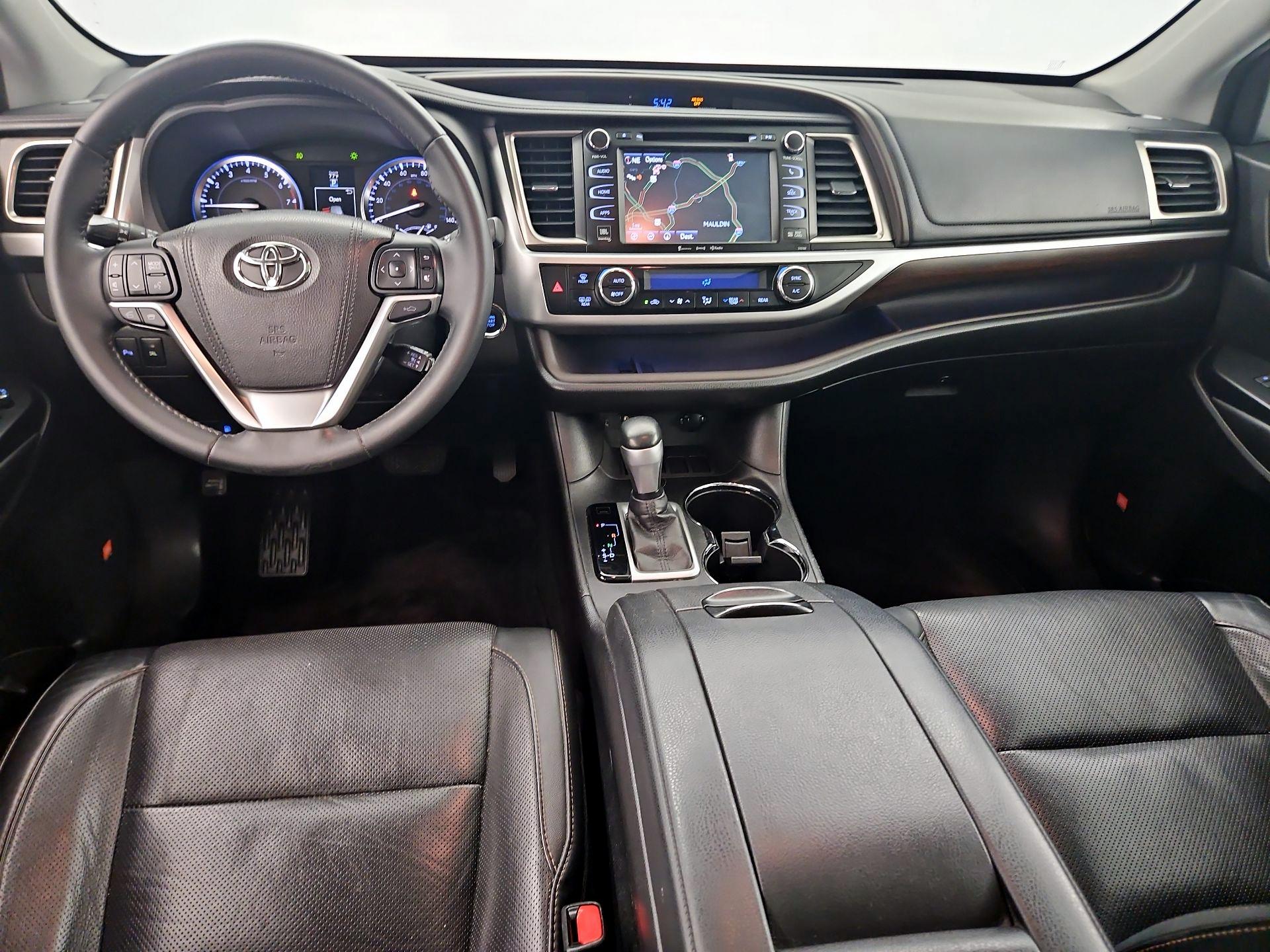 Thumbnail: 2016 Toyota Highlander - 9