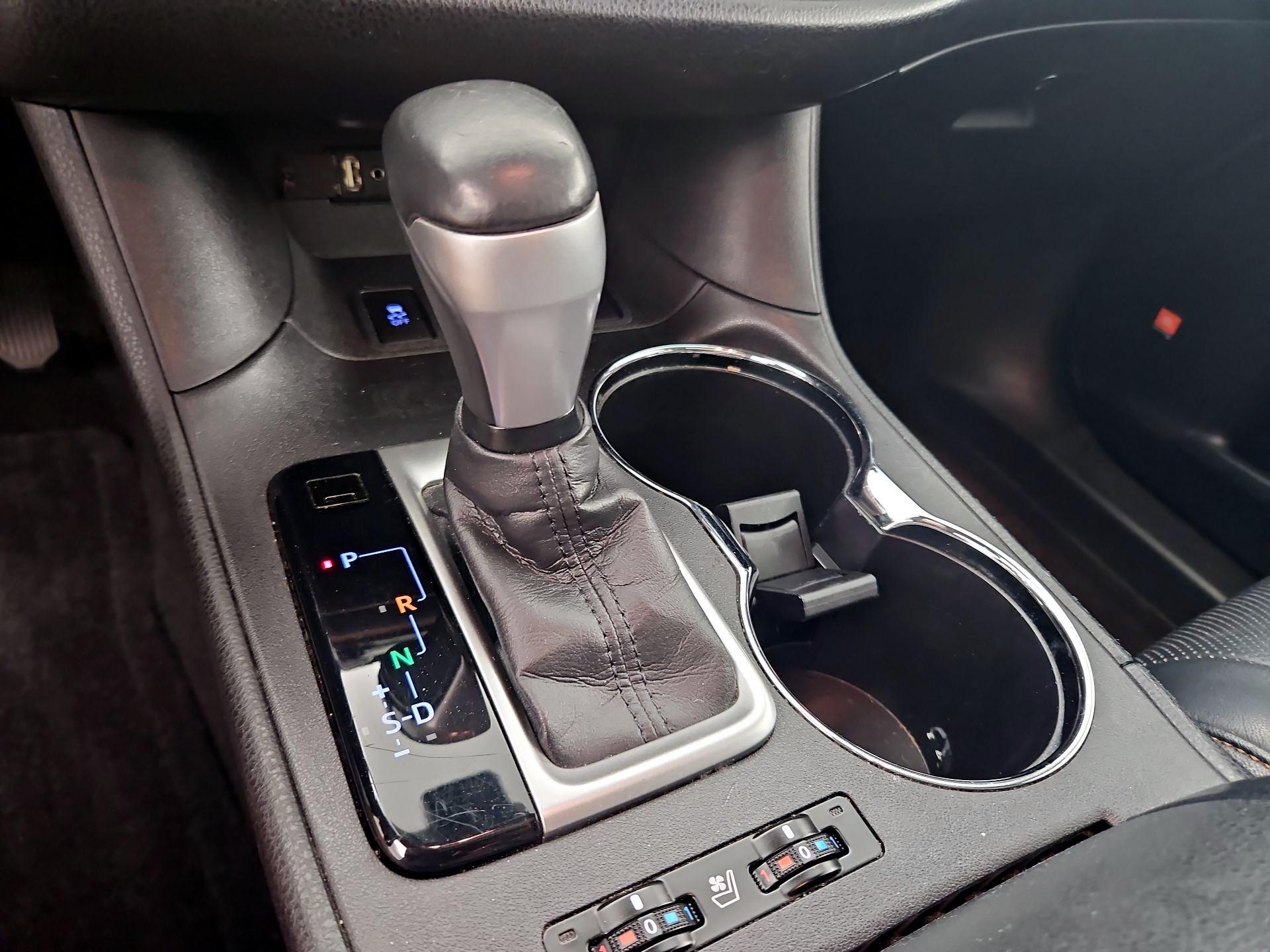 Thumbnail: 2016 Toyota Highlander - 18