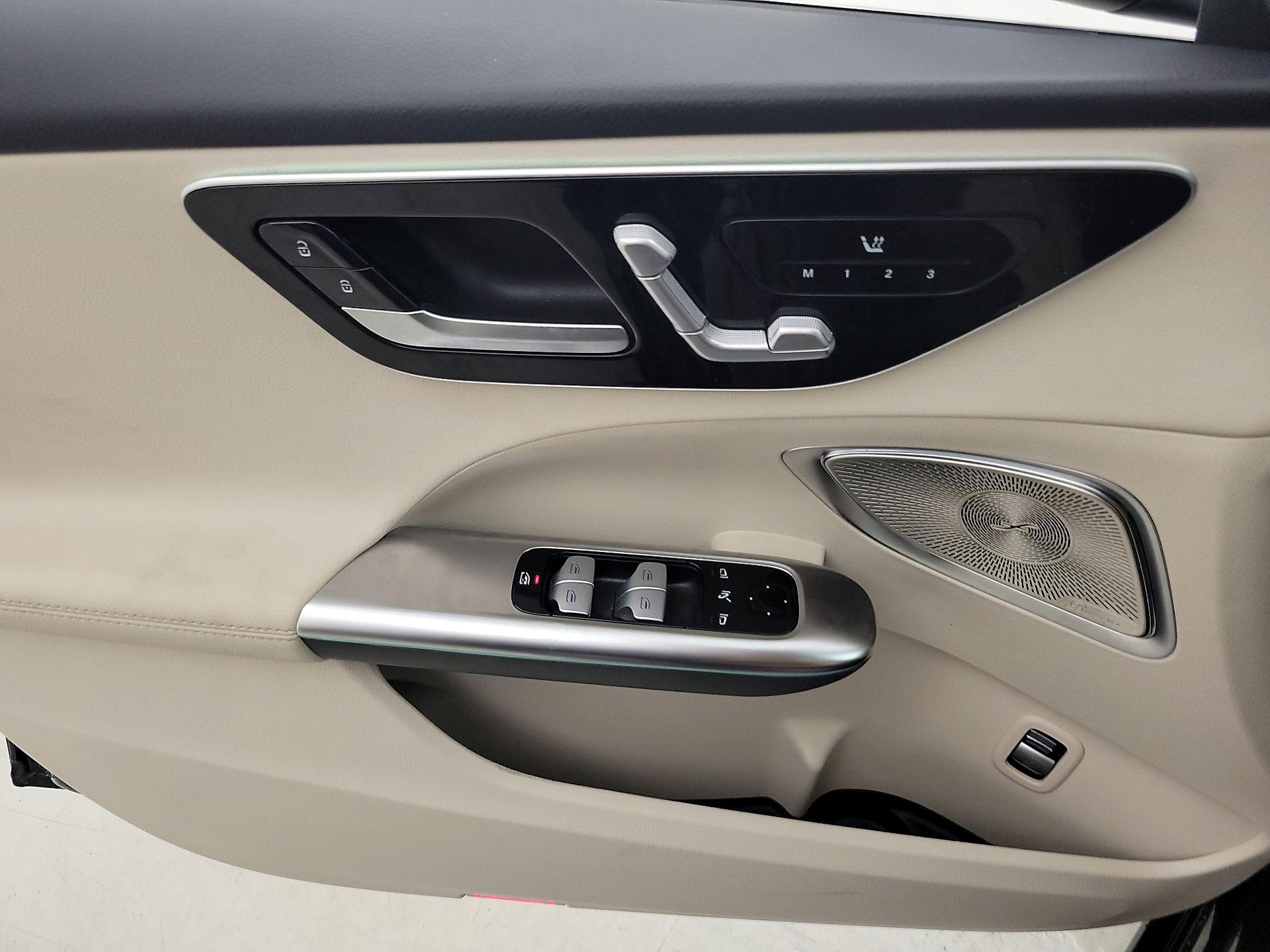Thumbnail: 2023 Mercedes-Benz C-Class - 12