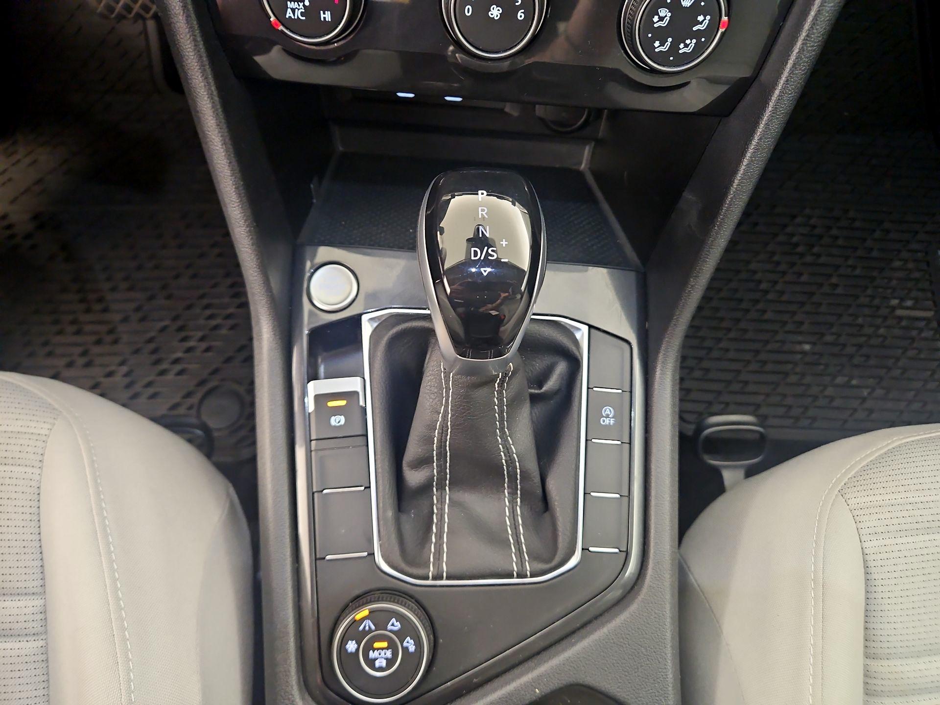 Thumbnail: 2024 Volkswagen Tiguan - 17