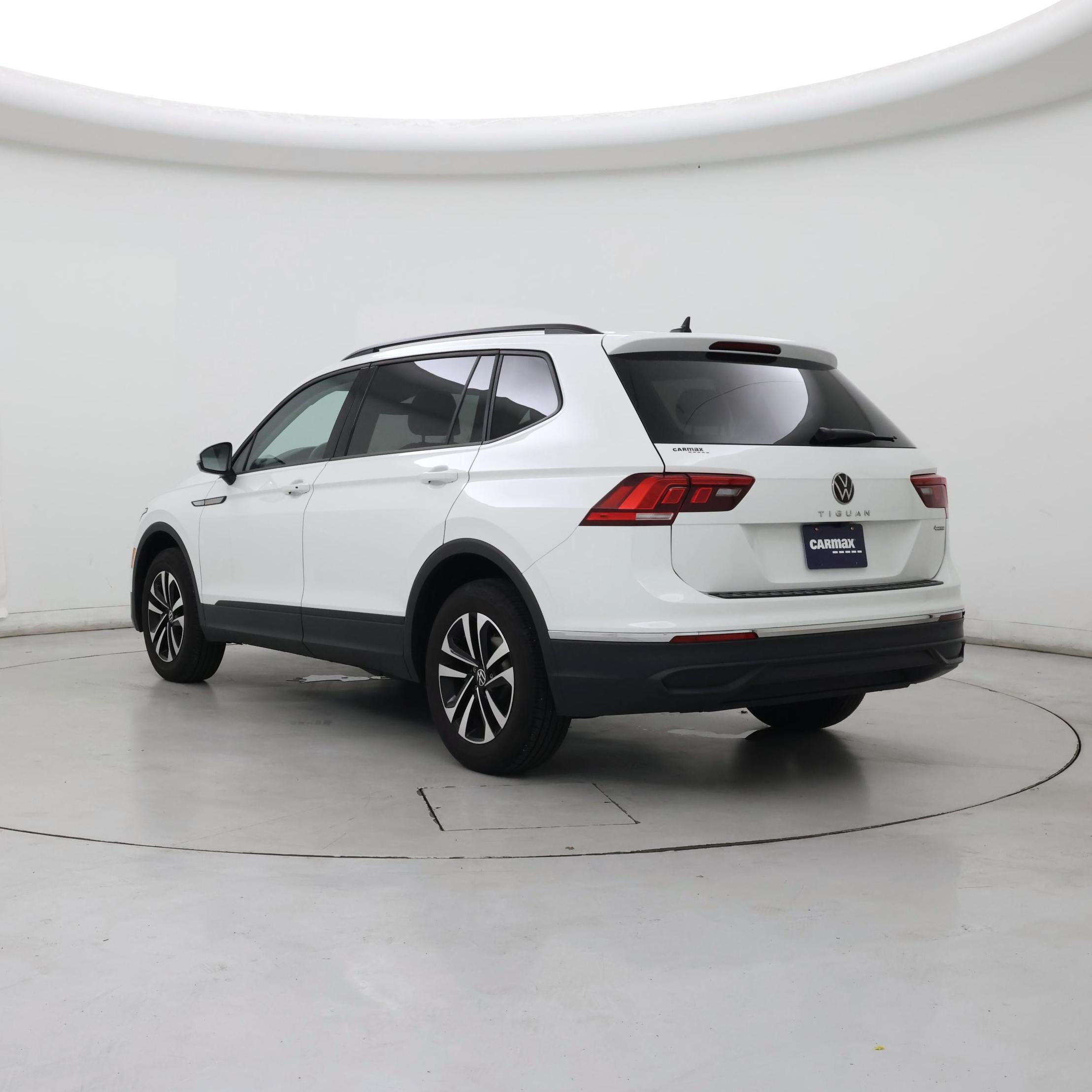 Thumbnail: 2024 Volkswagen Tiguan - 2