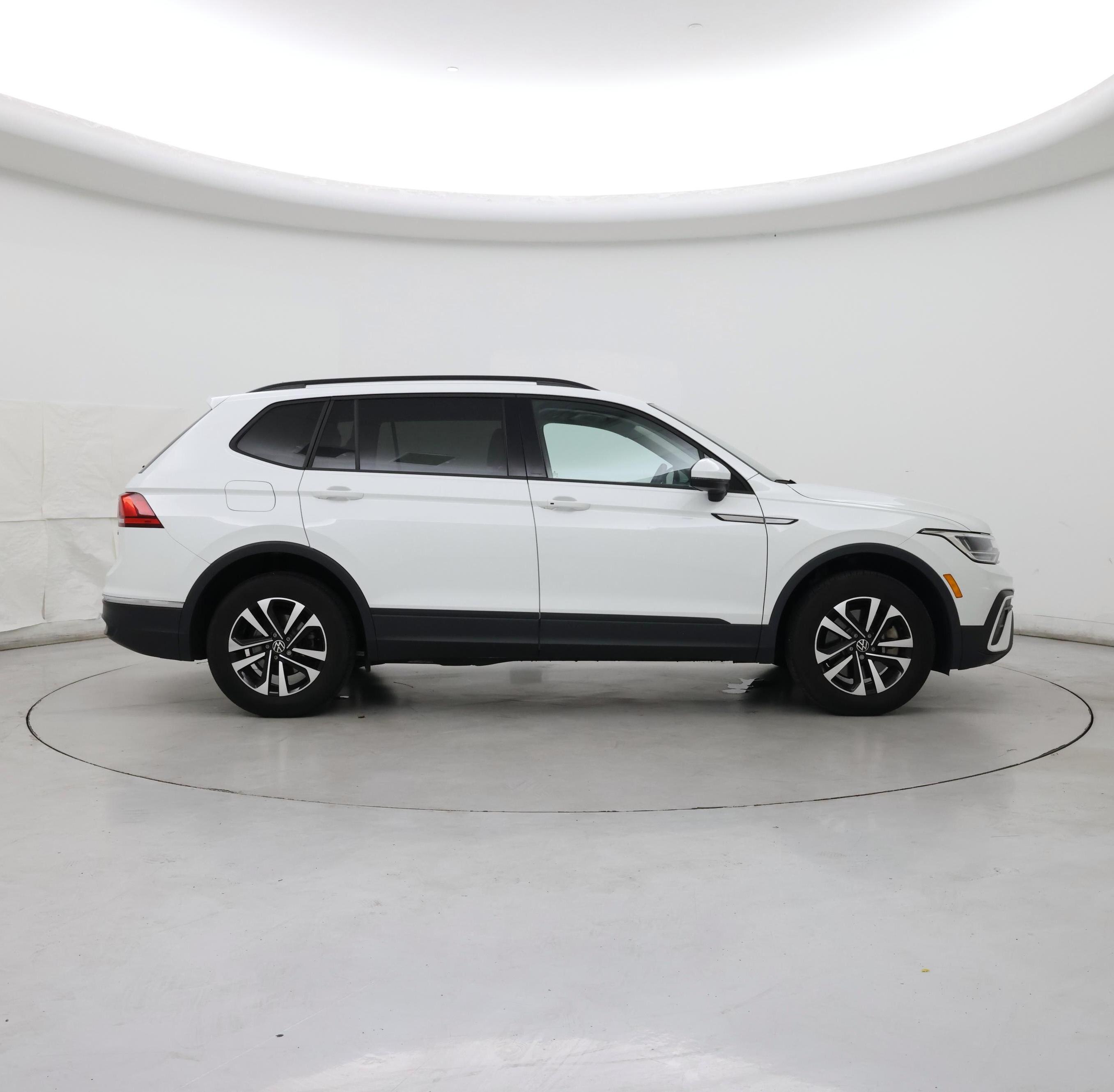 Thumbnail: 2024 Volkswagen Tiguan - 7