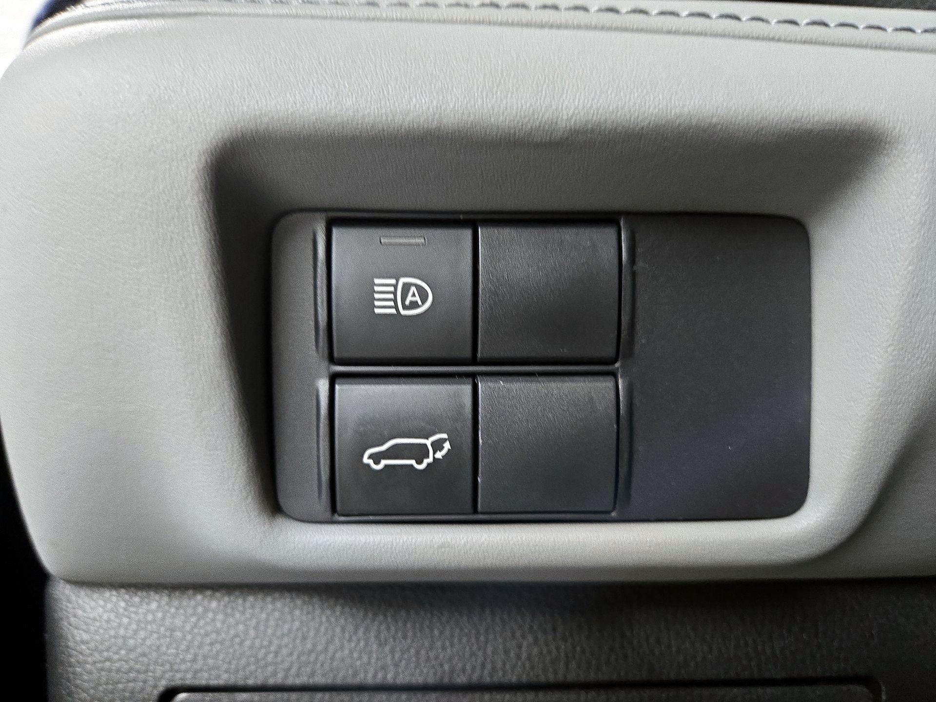 Thumbnail: 2021 Toyota Highlander - 13