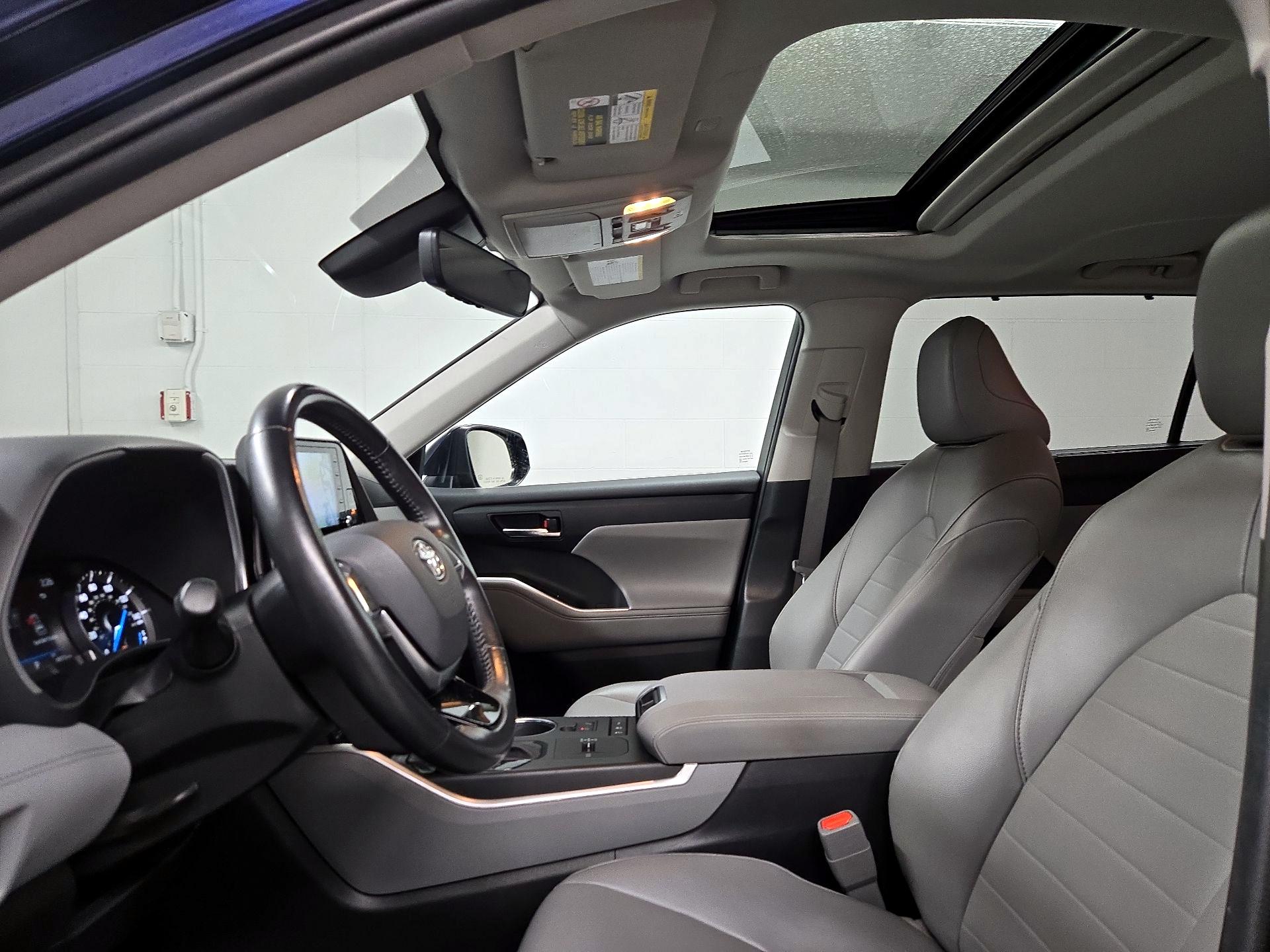 Thumbnail: 2021 Toyota Highlander - 20